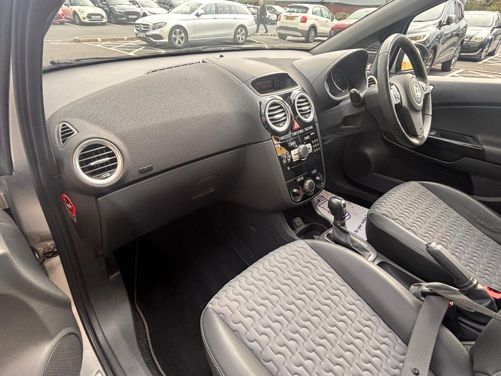 Vauxhall Corsa 1.4 16V SE Hatchback 5dr Petrol Auto Euro 5 (100 ps)