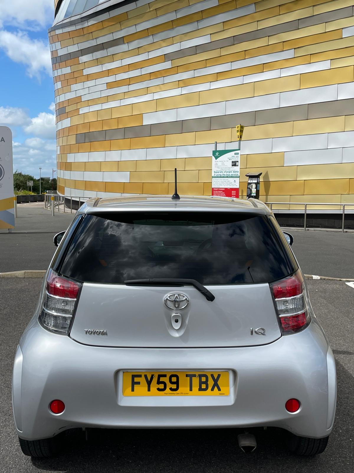 Toyota iQ 1.0 VVT-i 2 Hatchback 3dr Petrol Manual Euro 4 (68 bhp)