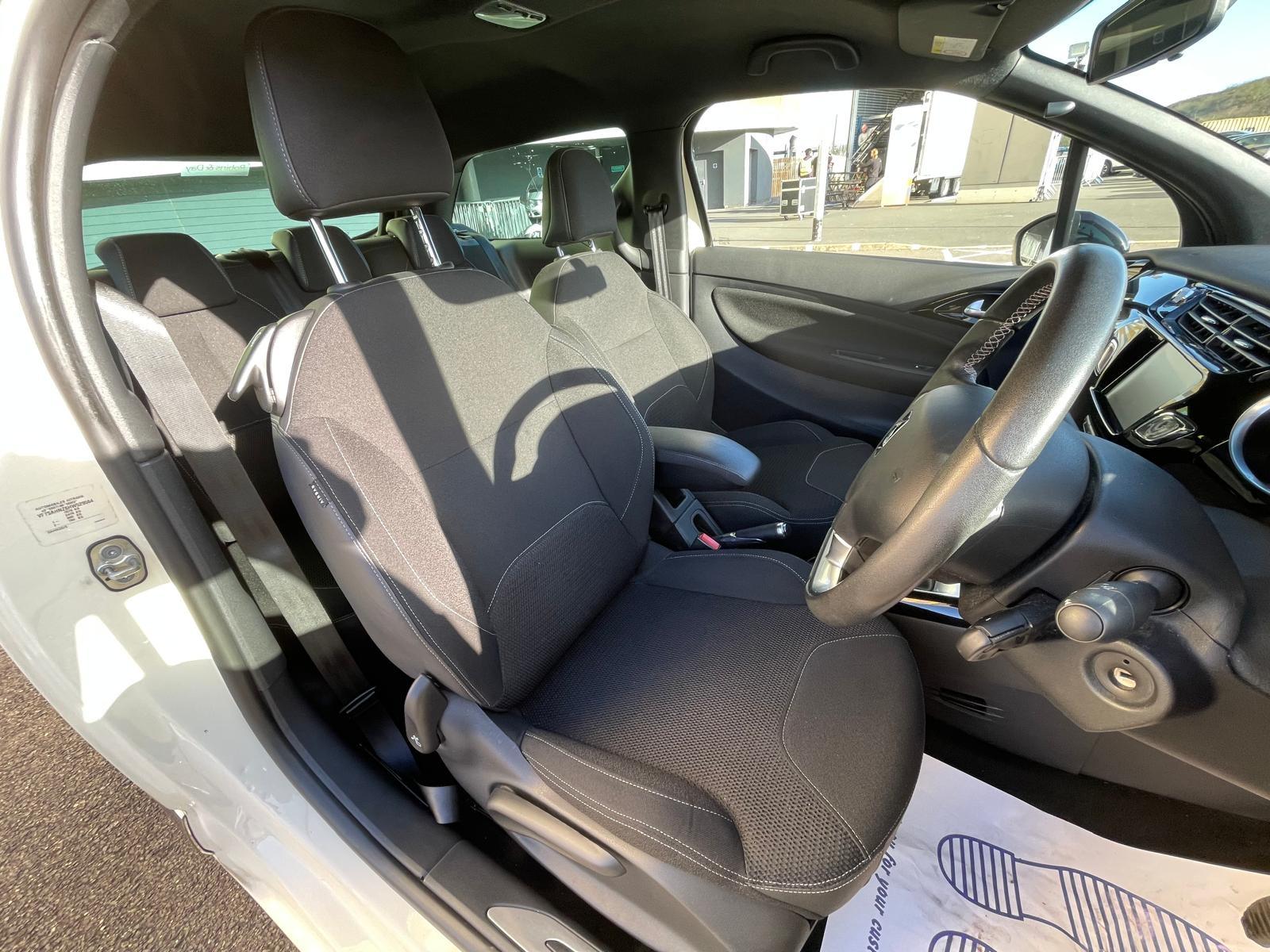 DS AUTOMOBILES DS 3 1.2 PureTech Parthenon Cream Hatchback 3dr Petrol Manual Euro 6 (s/s) (110 ps)