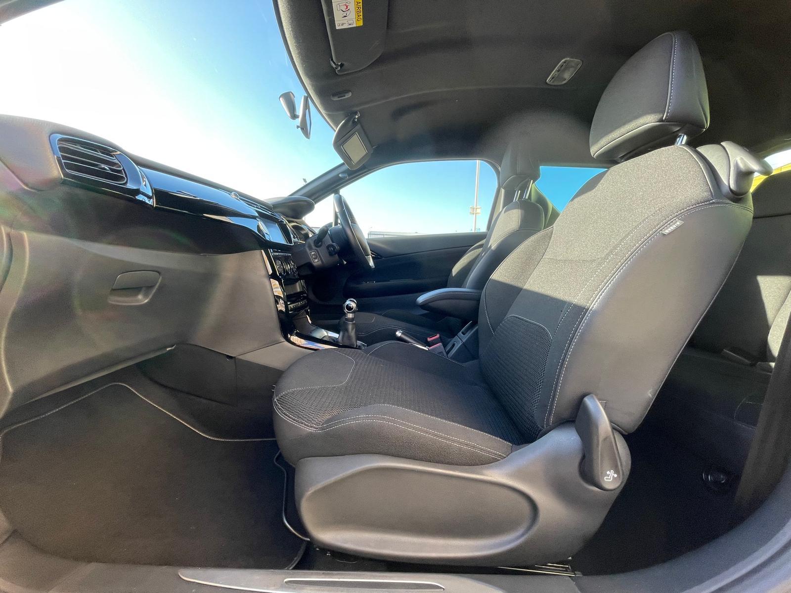 DS AUTOMOBILES DS 3 1.2 PureTech Parthenon Cream Hatchback 3dr Petrol Manual Euro 6 (s/s) (110 ps)