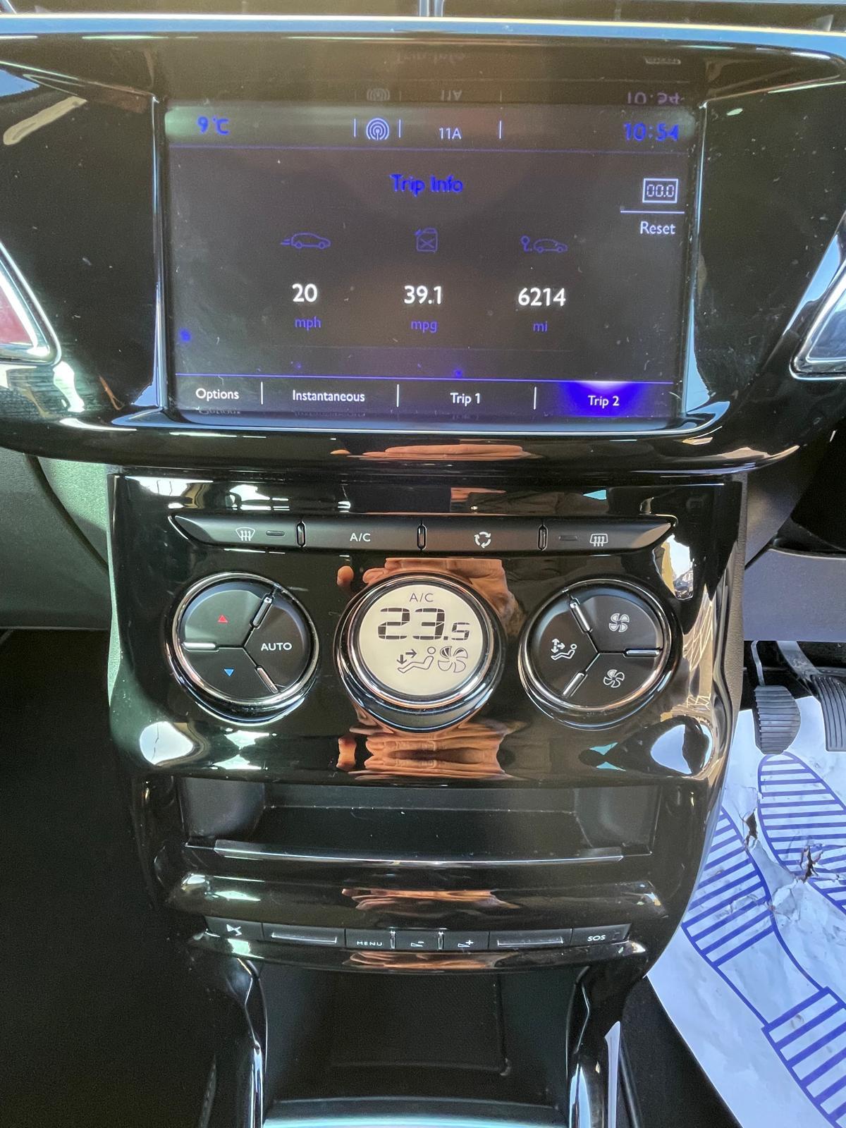 DS AUTOMOBILES DS 3 1.2 PureTech Parthenon Cream Hatchback 3dr Petrol Manual Euro 6 (s/s) (110 ps)