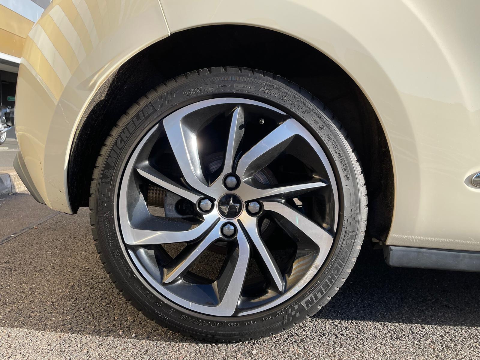 DS AUTOMOBILES DS 3 1.2 PureTech Parthenon Cream Hatchback 3dr Petrol Manual Euro 6 (s/s) (110 ps)