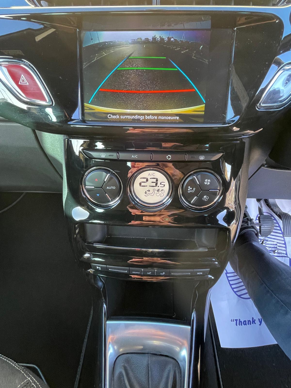 DS AUTOMOBILES DS 3 1.2 PureTech Parthenon Cream Hatchback 3dr Petrol Manual Euro 6 (s/s) (110 ps)