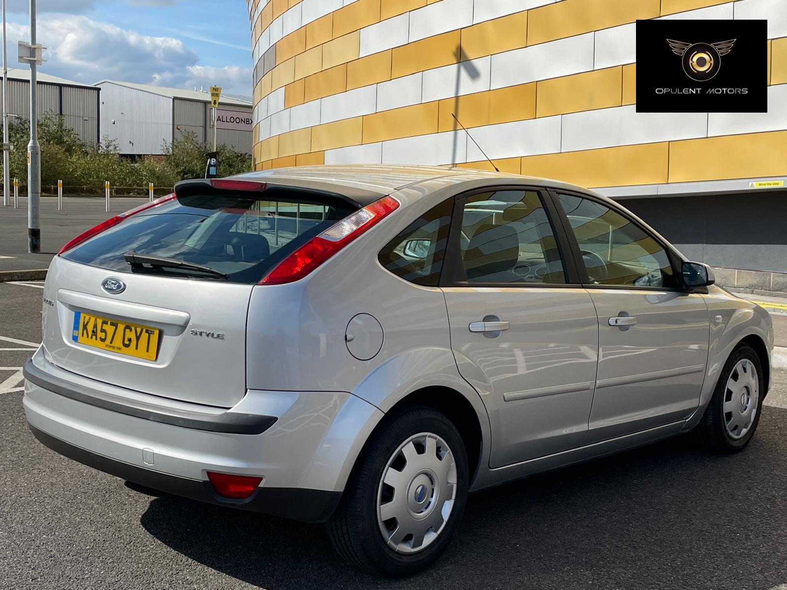 Ford Focus 1.6 Style Hatchback 5dr Petrol Manual (159 g/km, 99 bhp)