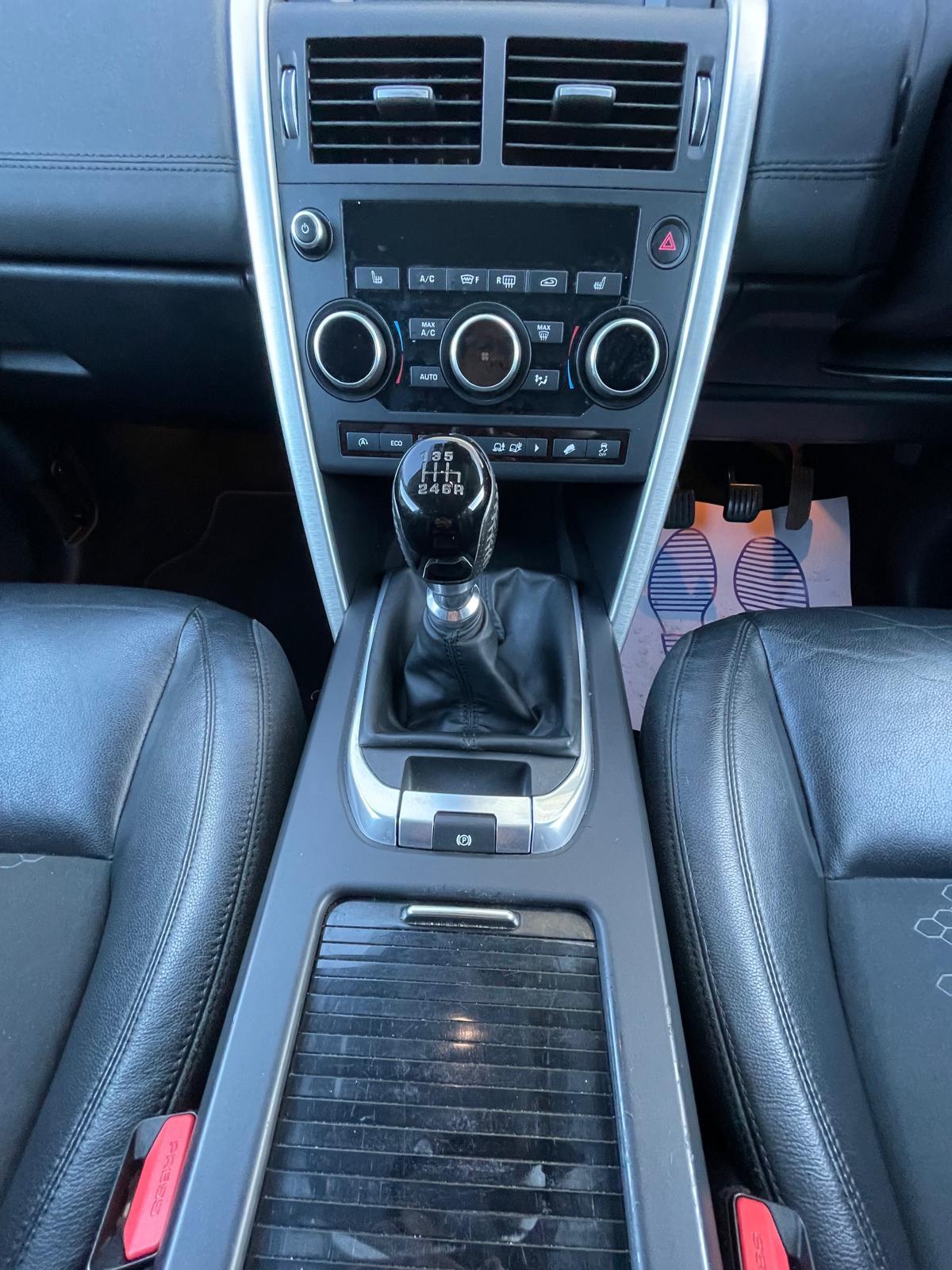 Land Rover Discovery Sport 2.0 TD4 SE Tech SUV 5dr Diesel Manual 4WD Euro 6 (s/s) (180 ps)