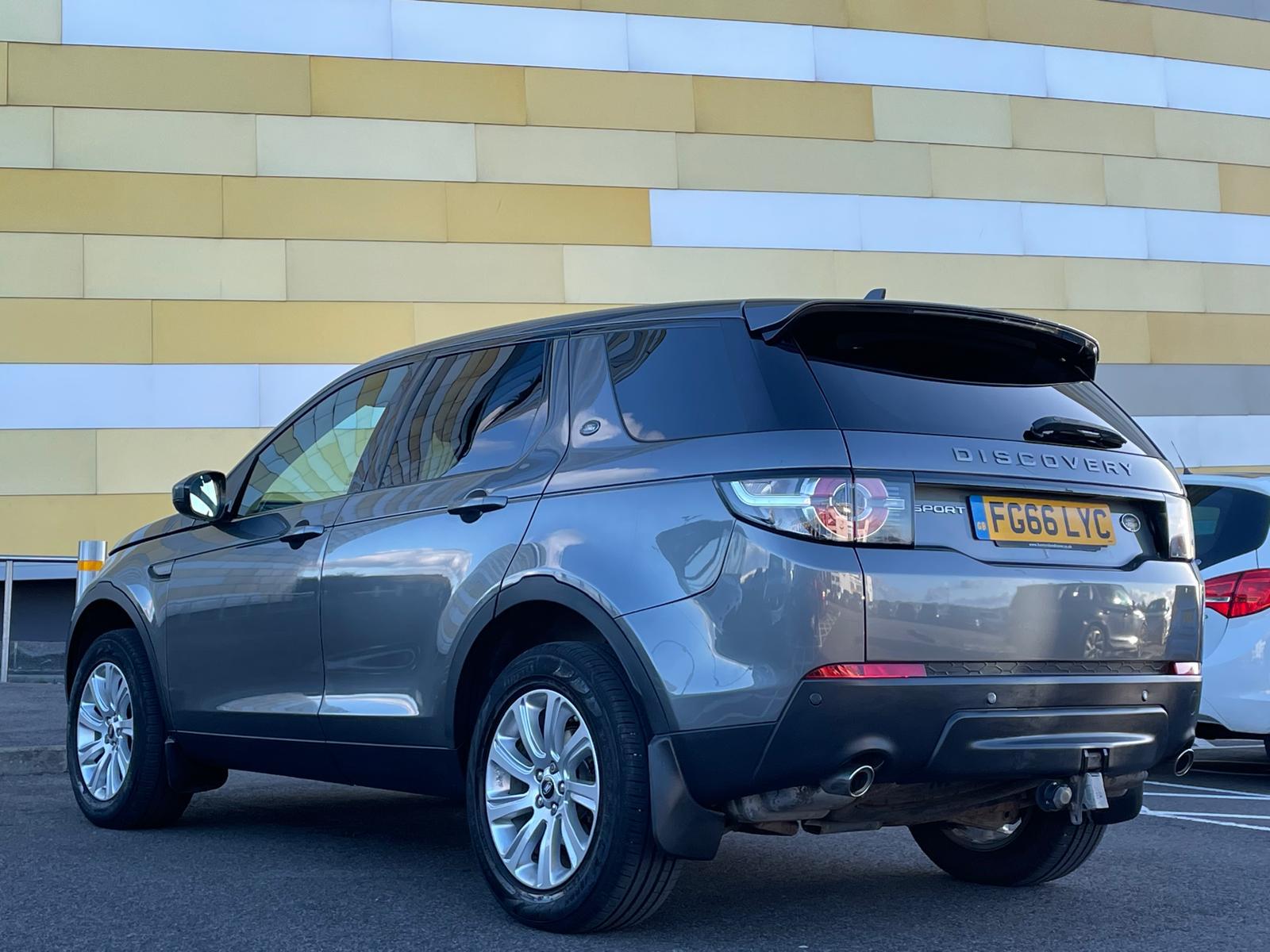 Land Rover Discovery Sport 2.0 TD4 SE Tech SUV 5dr Diesel Manual 4WD Euro 6 (s/s) (180 ps)