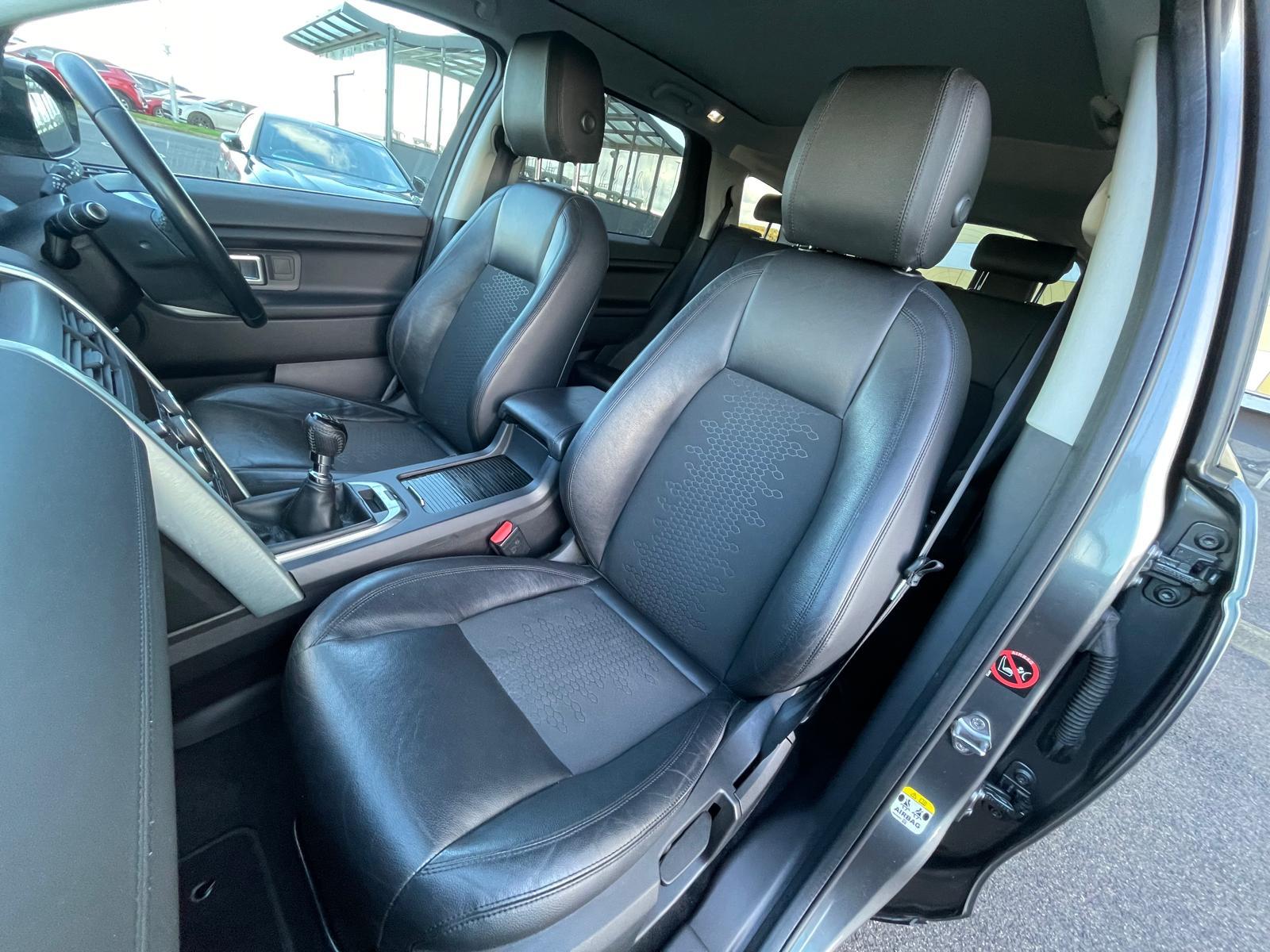 Land Rover Discovery Sport 2.0 TD4 SE Tech SUV 5dr Diesel Manual 4WD Euro 6 (s/s) (180 ps)