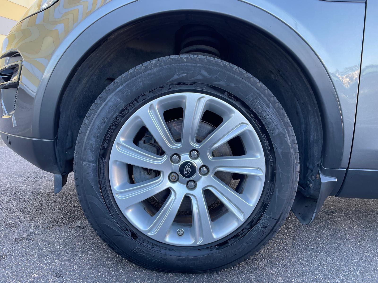 Land Rover Discovery Sport 2.0 TD4 SE Tech SUV 5dr Diesel Manual 4WD Euro 6 (s/s) (180 ps)