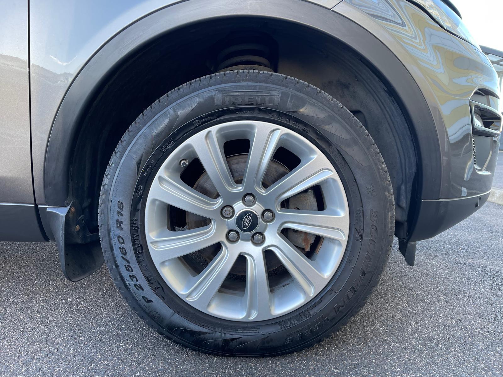 Land Rover Discovery Sport 2.0 TD4 SE Tech SUV 5dr Diesel Manual 4WD Euro 6 (s/s) (180 ps)