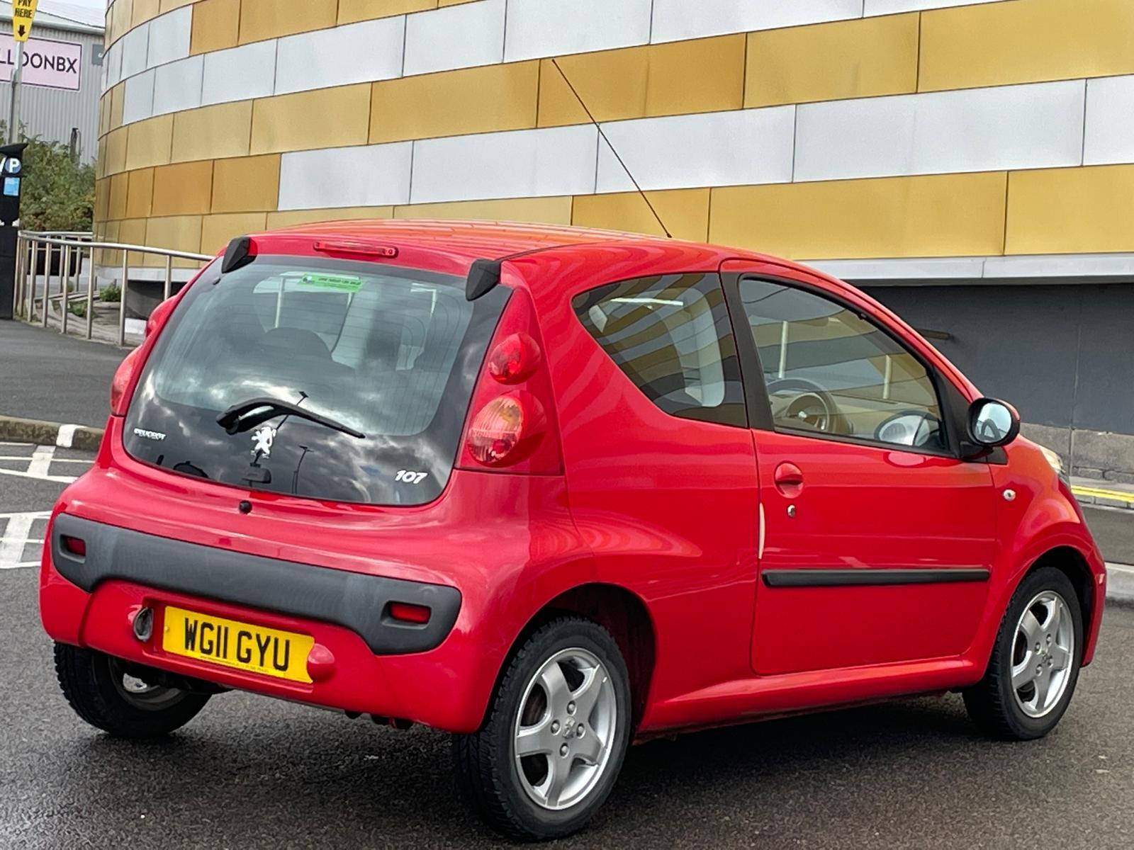 Peugeot 107 1.0 12V Urban Hatchback 3dr Petrol 2 Tronic Euro 5 (68 ps)