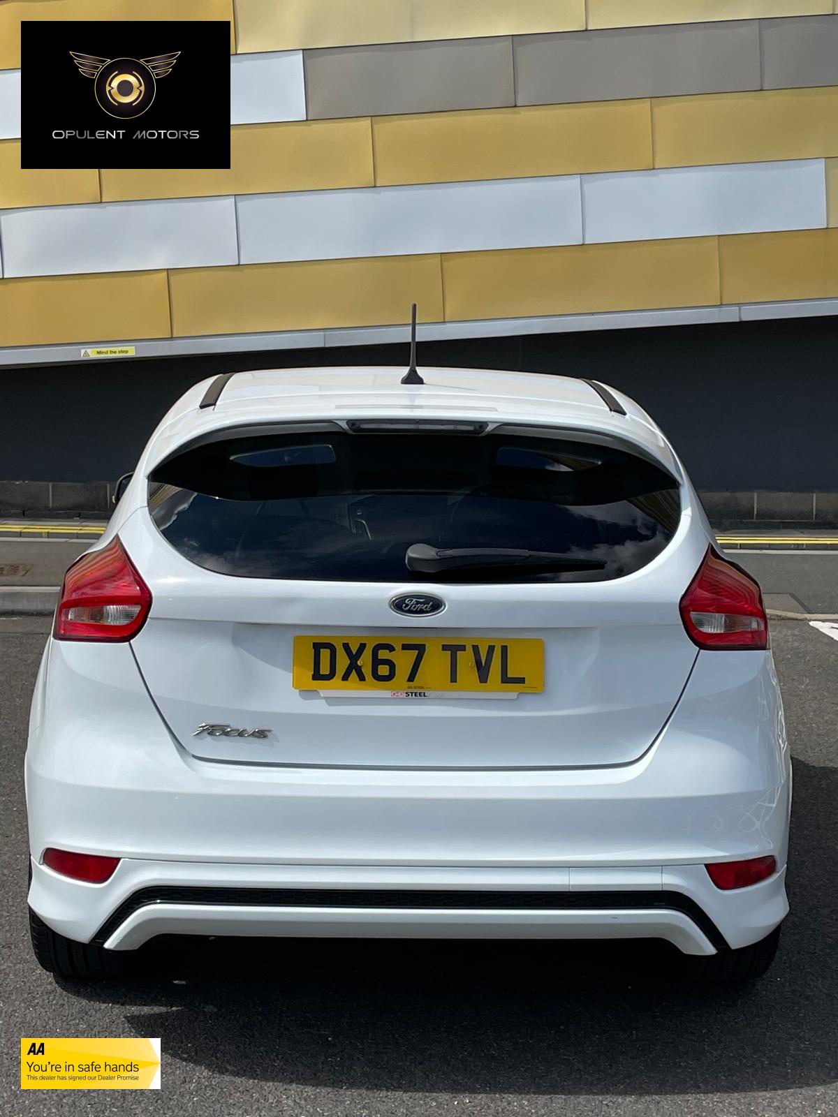 Ford Focus 1.5 TDCi ST-Line Hatchback 5dr Diesel Manual Euro 6 (s/s) (120 ps)