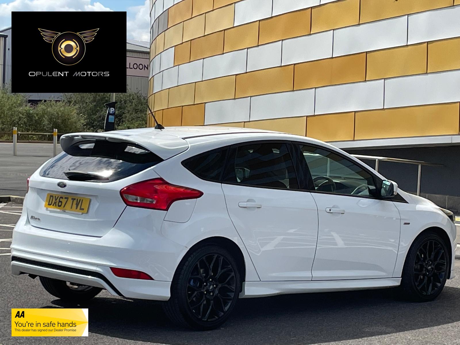 Ford Focus 1.5 TDCi ST-Line Hatchback 5dr Diesel Manual Euro 6 (s/s) (120 ps)