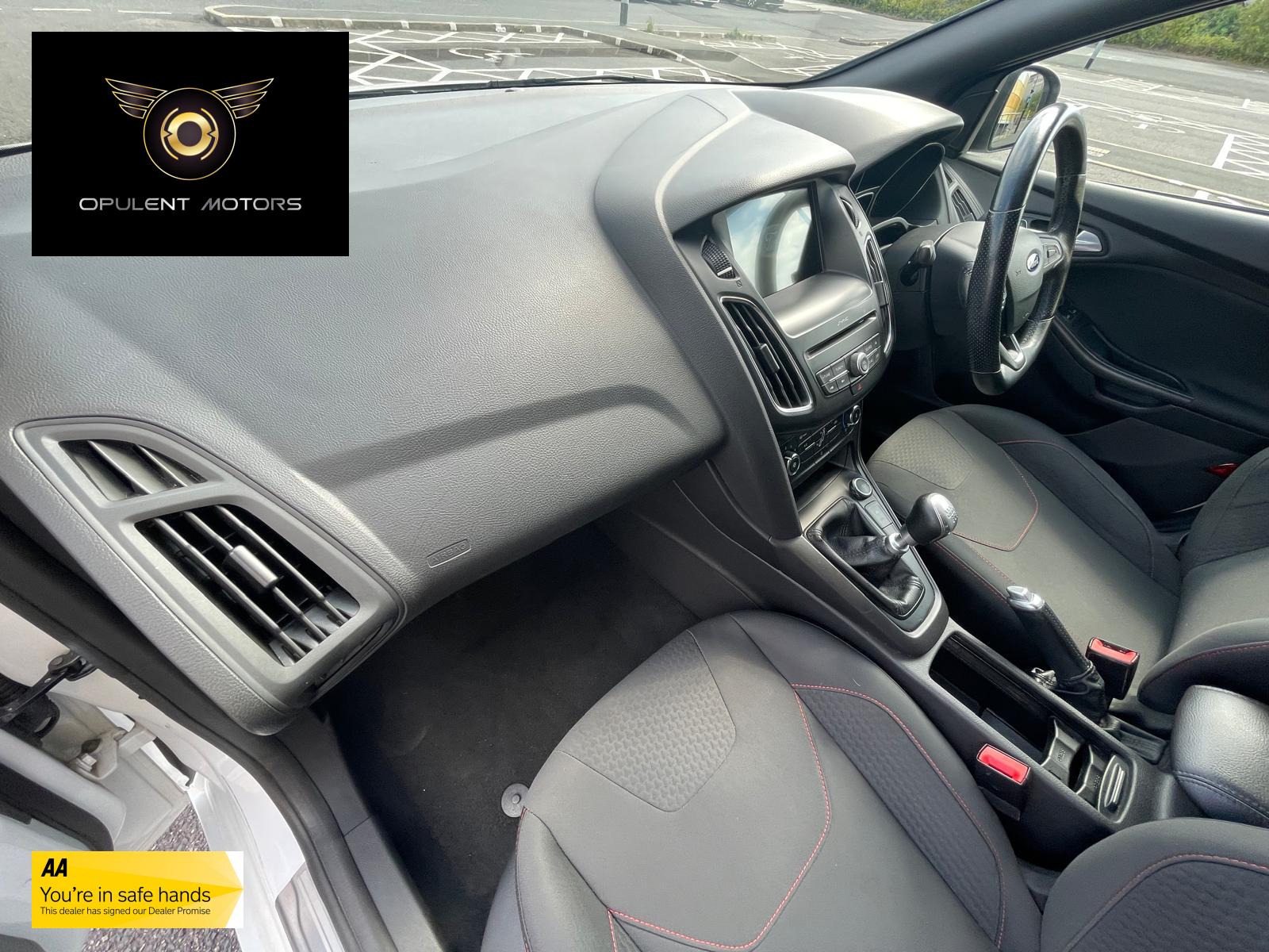 Ford Focus 1.5 TDCi ST-Line Hatchback 5dr Diesel Manual Euro 6 (s/s) (120 ps)