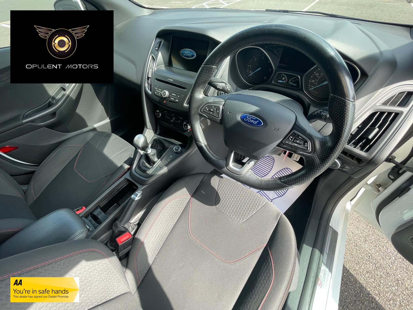 Ford Focus 1.5 TDCi ST-Line Hatchback 5dr Diesel Manual Euro 6 (s/s) (120 ps)