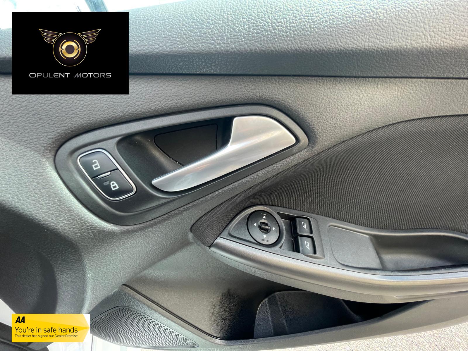 Ford Focus 1.5 TDCi ST-Line Hatchback 5dr Diesel Manual Euro 6 (s/s) (120 ps)