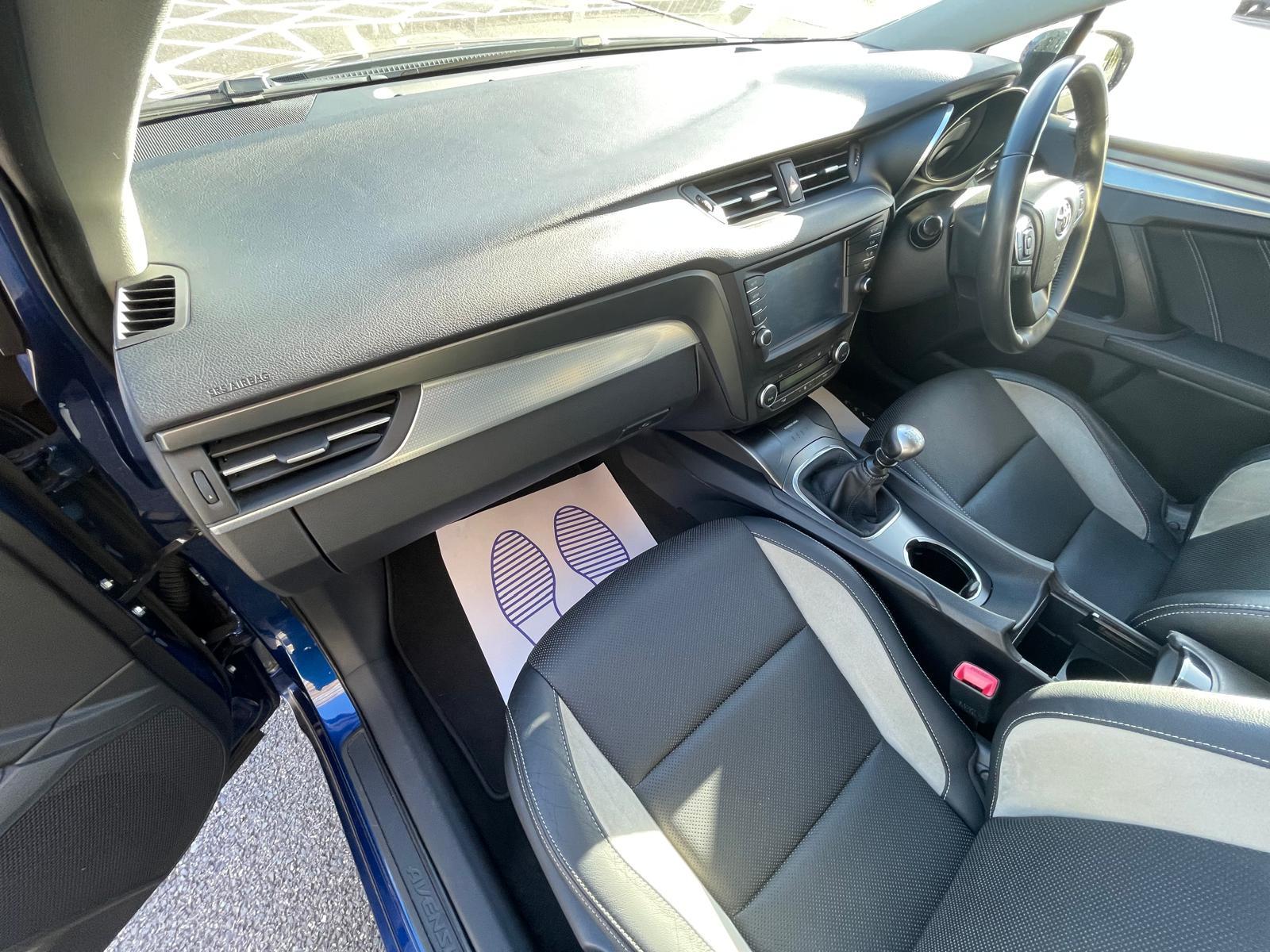 Toyota Avensis 2.0 D-4D Business Edition Plus Touring Sports 5dr Diesel Manual Euro 6 (s/s) (143 ps)