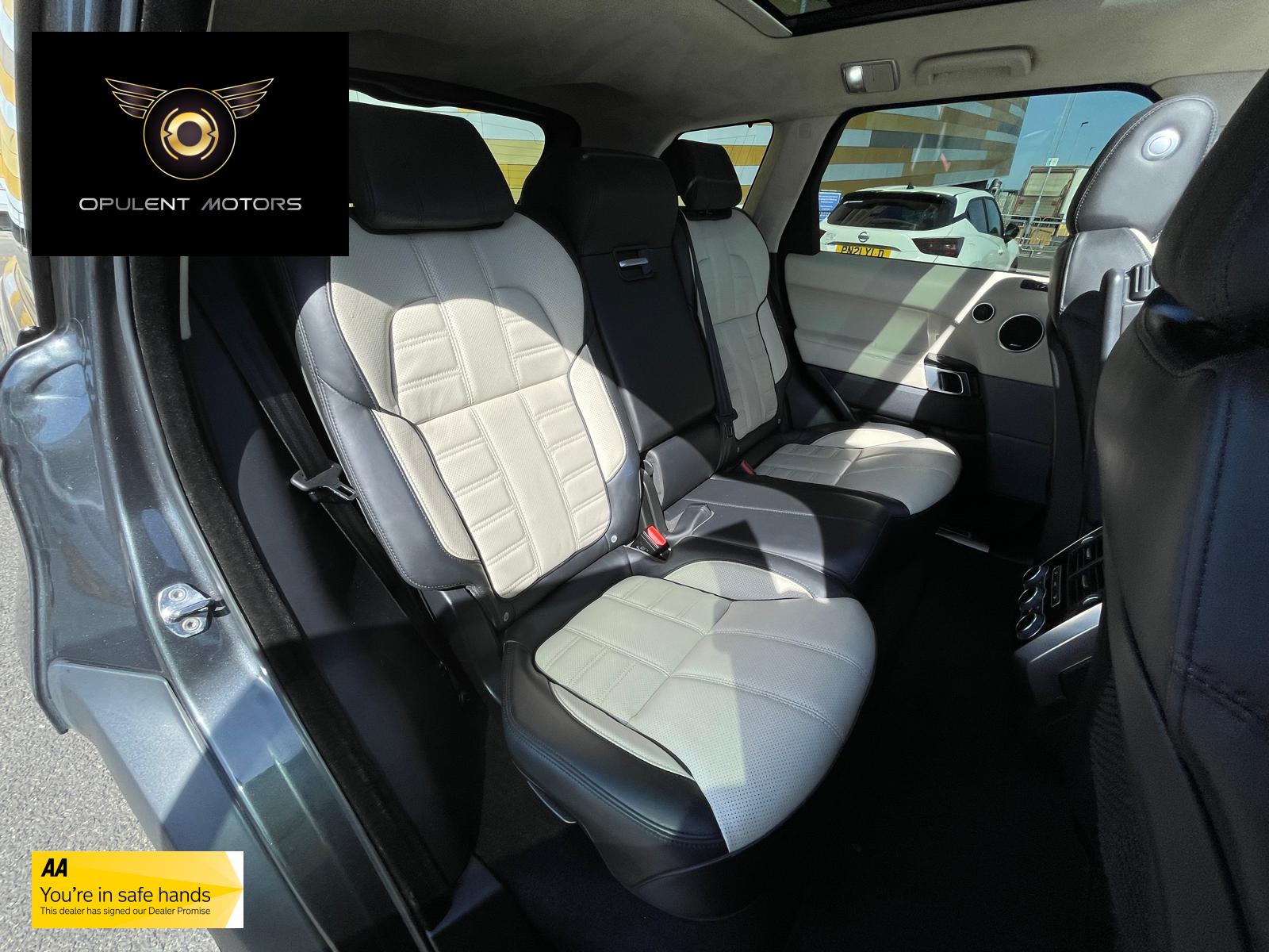 Land Rover Range Rover Sport 3.0 SD V6 Autobiography Dynamic SUV 5dr Diesel Auto 4WD Euro 6 (s/s) (306 ps)