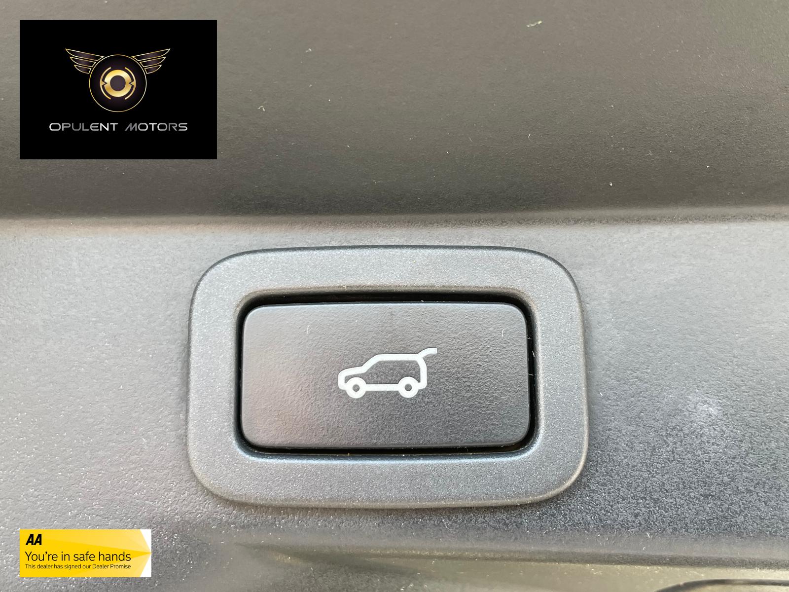 Land Rover Range Rover Sport 3.0 SD V6 Autobiography Dynamic SUV 5dr Diesel Auto 4WD Euro 6 (s/s) (306 ps)