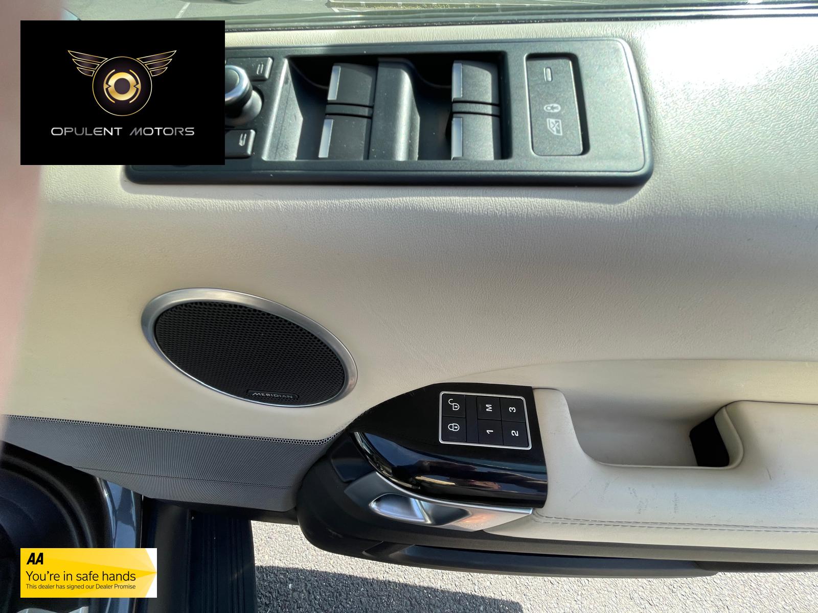 Land Rover Range Rover Sport 3.0 SD V6 Autobiography Dynamic SUV 5dr Diesel Auto 4WD Euro 6 (s/s) (306 ps)