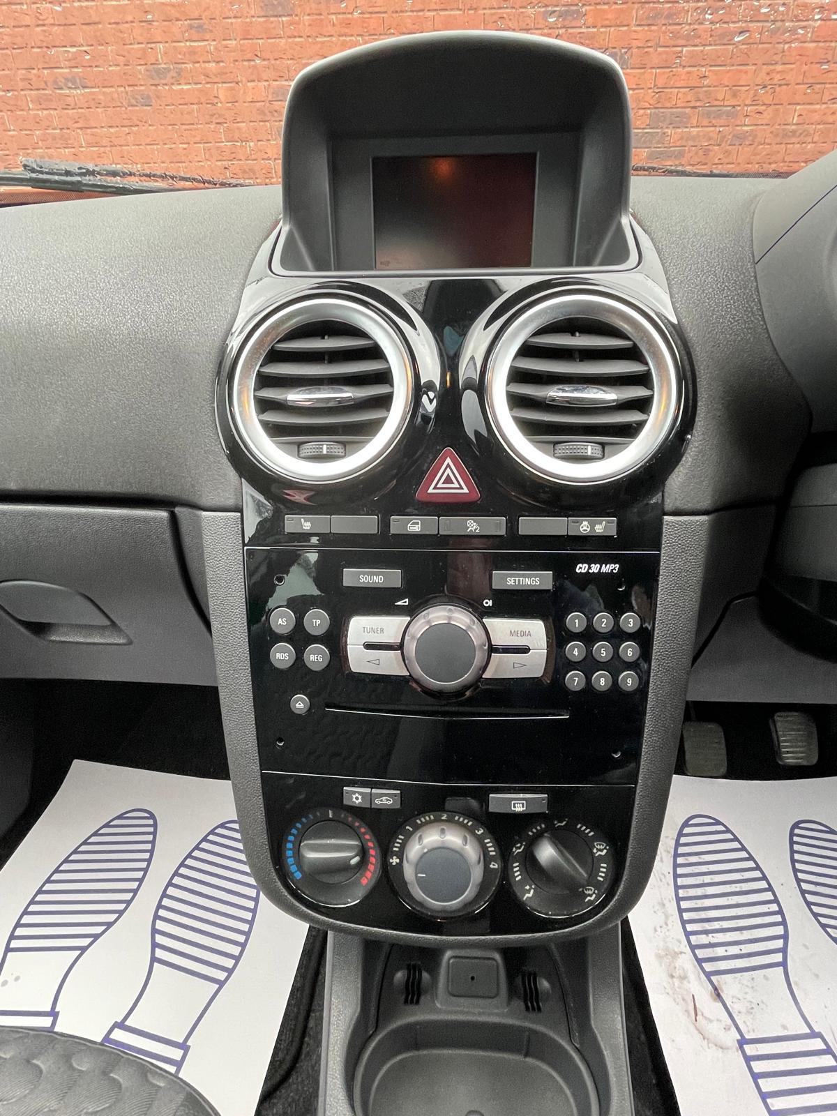 Vauxhall Corsa 1.2 16V SE Hatchback 5dr Petrol Manual Euro 5 (85 ps)
