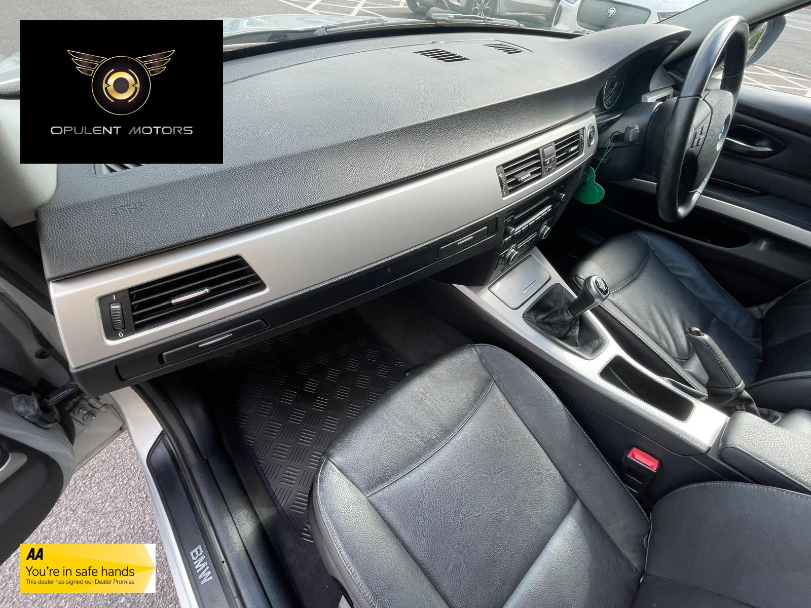BMW 3 Series 2.0 318i SE Touring 5dr Petrol Manual Euro 5 (143 ps)