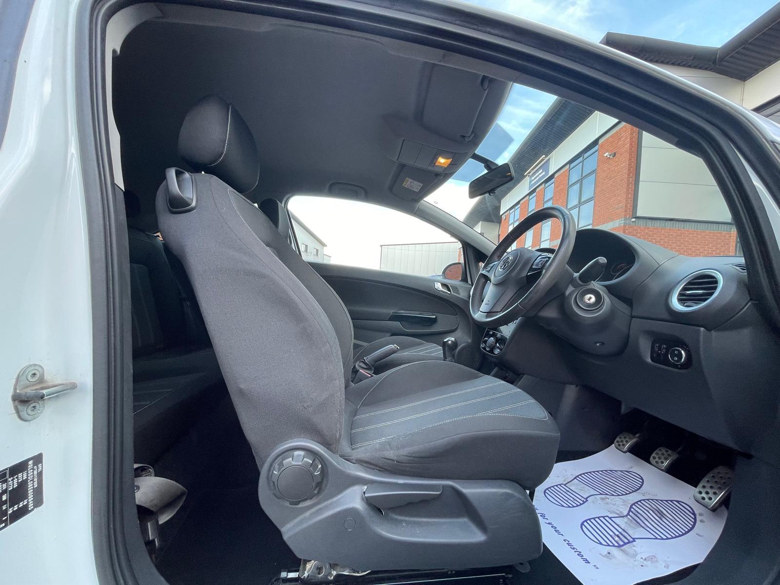 Vauxhall Corsa 1.2 16V Limited Edition Hatchback 3dr Petrol Manual Euro 5 (85 ps)