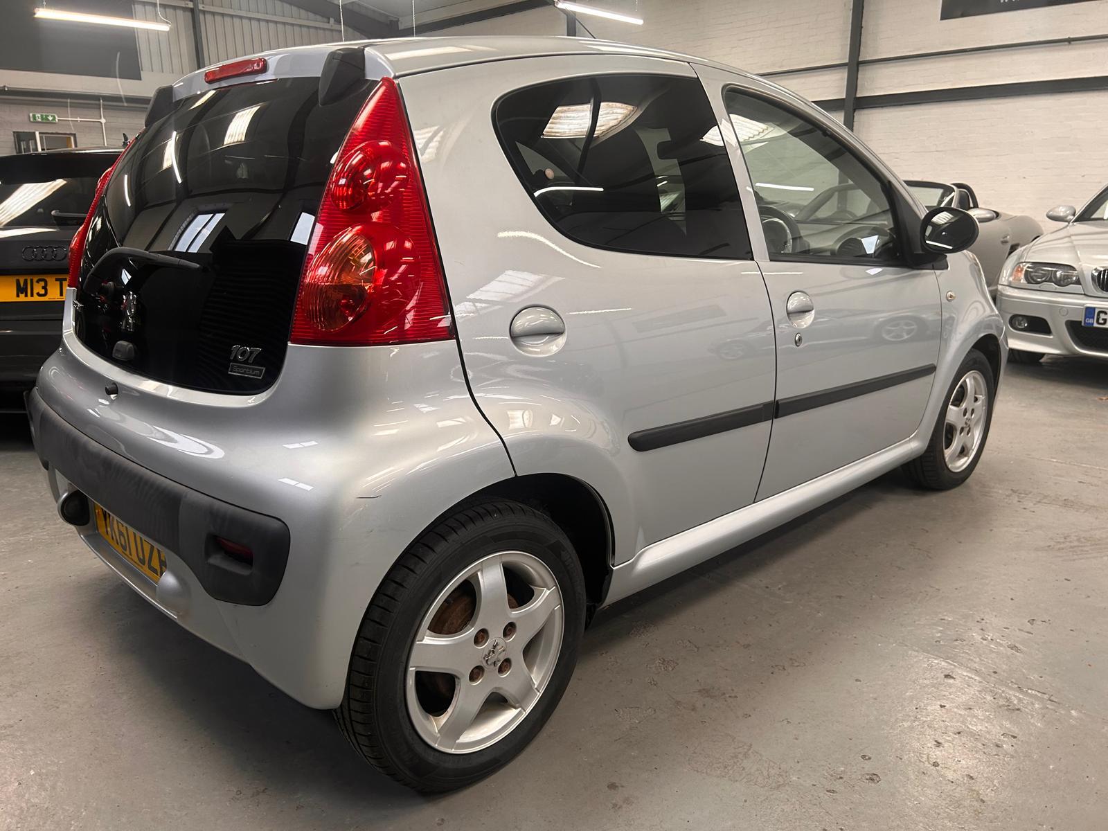 Peugeot 107 1.0 12V Sportium Hatchback 5dr Petrol Manual Euro 5 (68 ps)