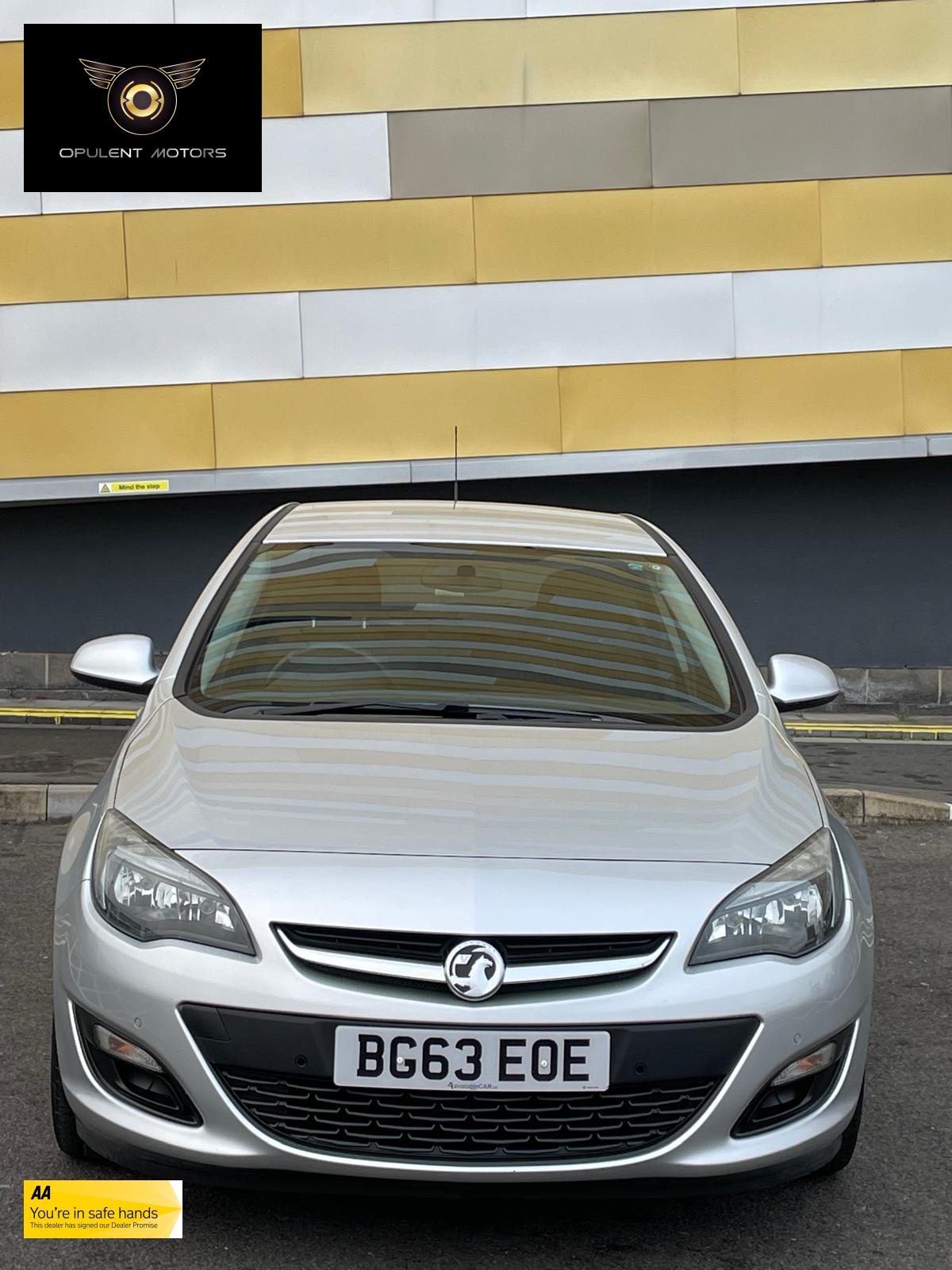 Vauxhall Astra 1.4 16v Exclusiv Hatchback 5dr Petrol Manual Euro 5 (100 ps)