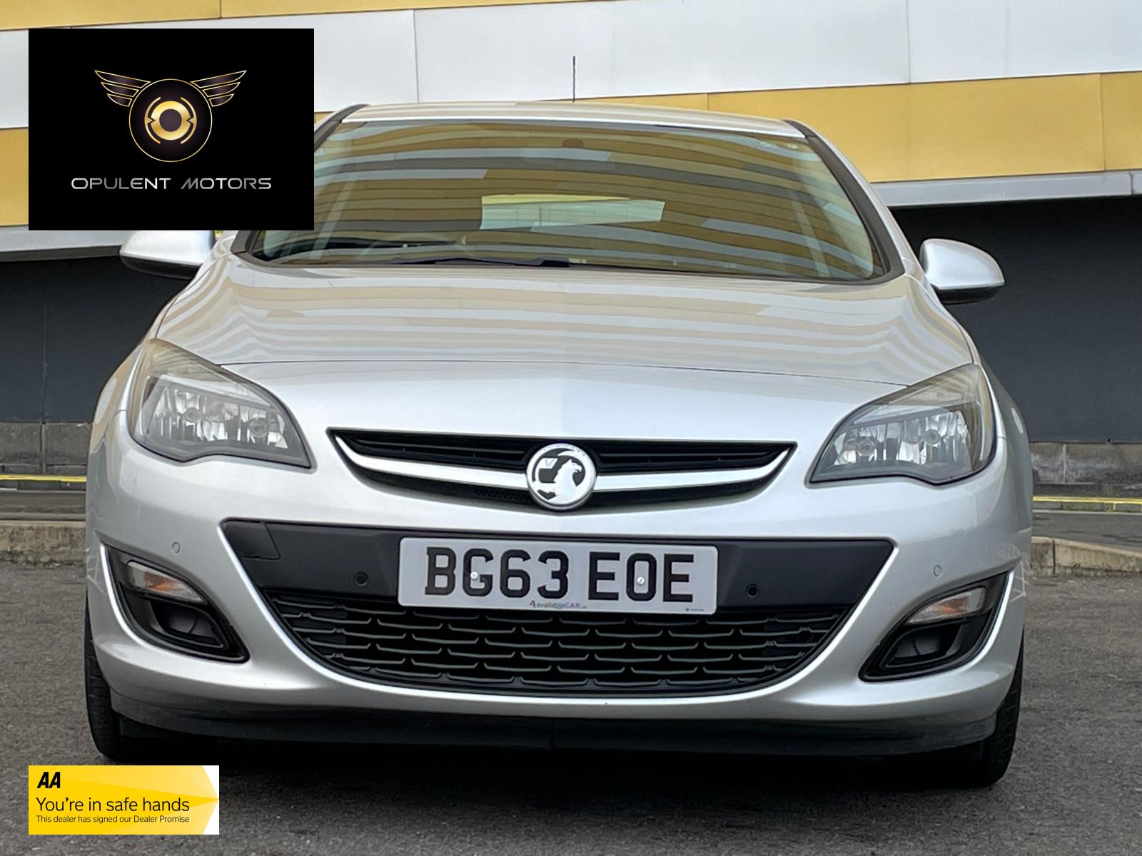 Vauxhall Astra 1.4 16v Exclusiv Hatchback 5dr Petrol Manual Euro 5 (100 ps)