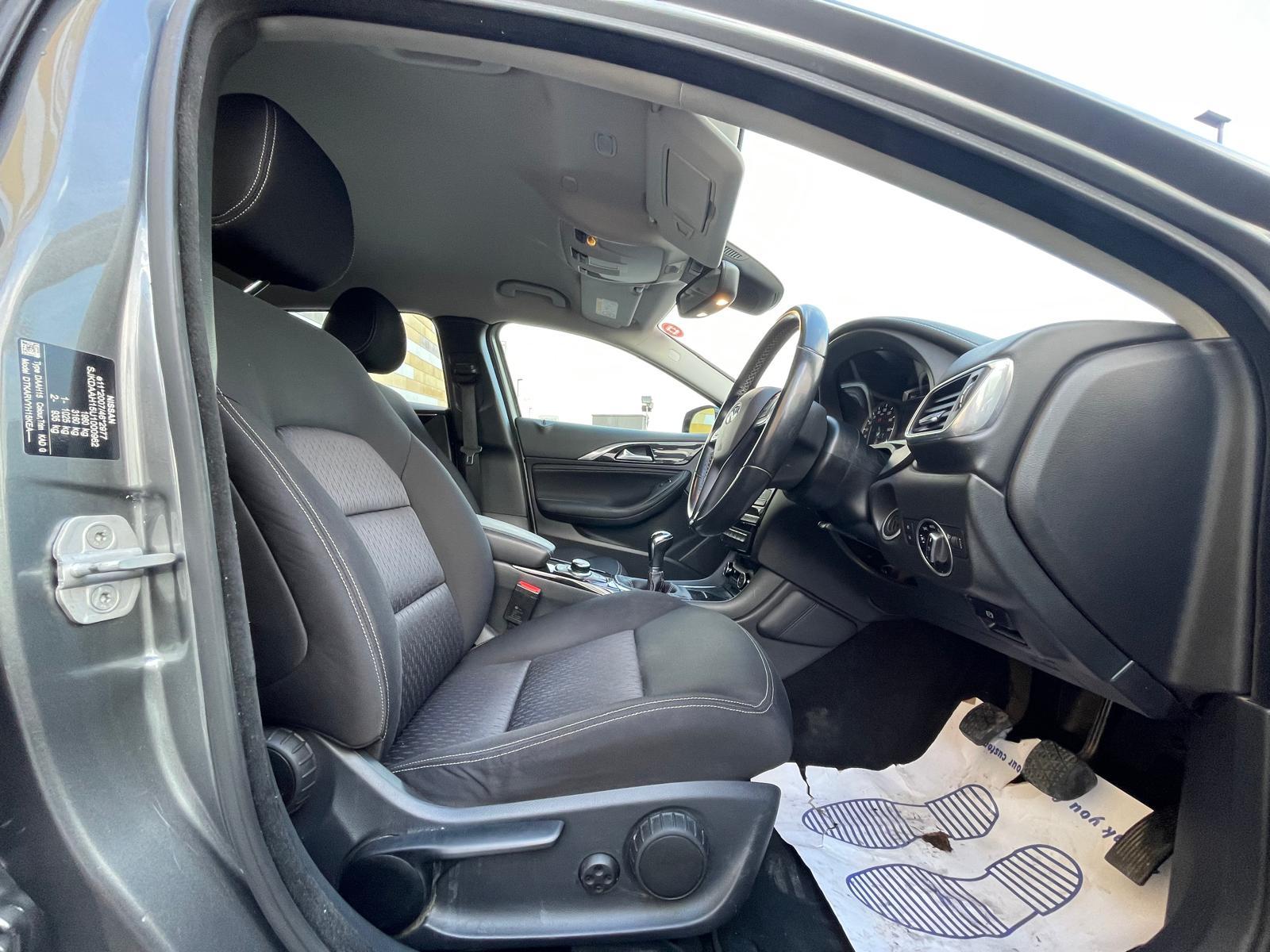 Infiniti Q30 1.5d SE Hatchback 5dr Diesel Manual Euro 6 (s/s) (109 ps)