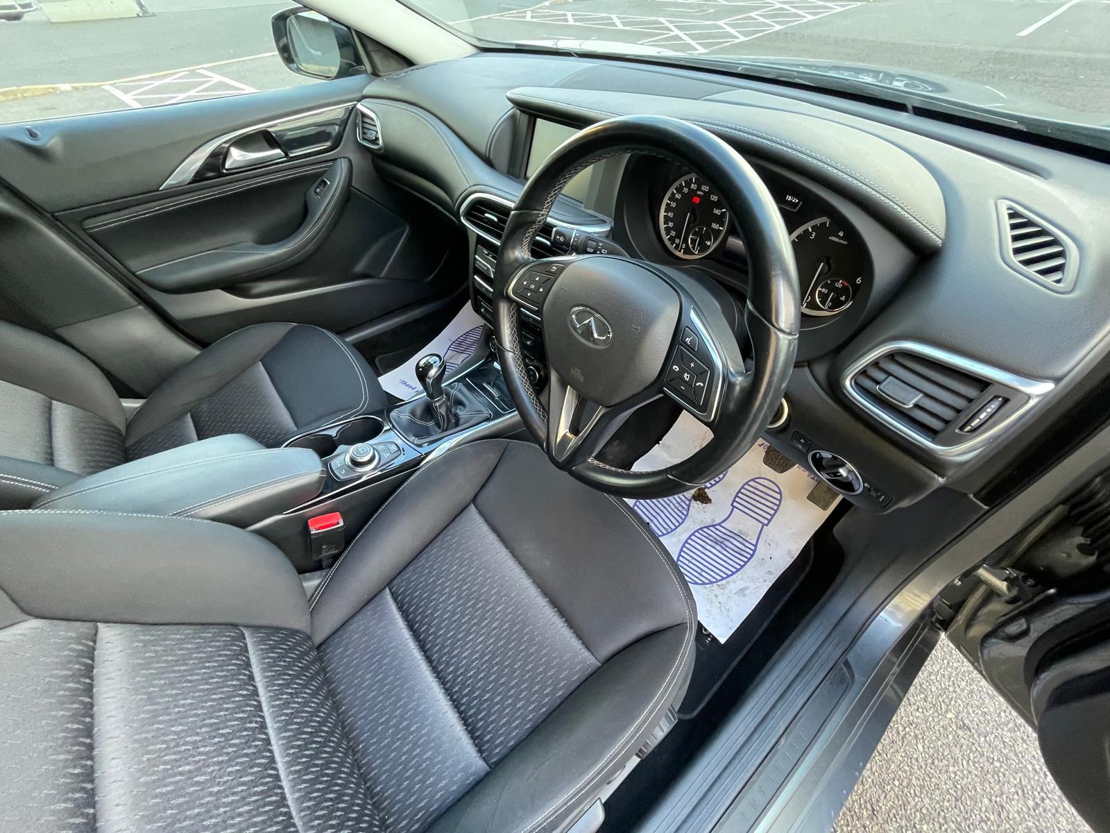 Infiniti Q30 1.5d SE Hatchback 5dr Diesel Manual Euro 6 (s/s) (109 ps)