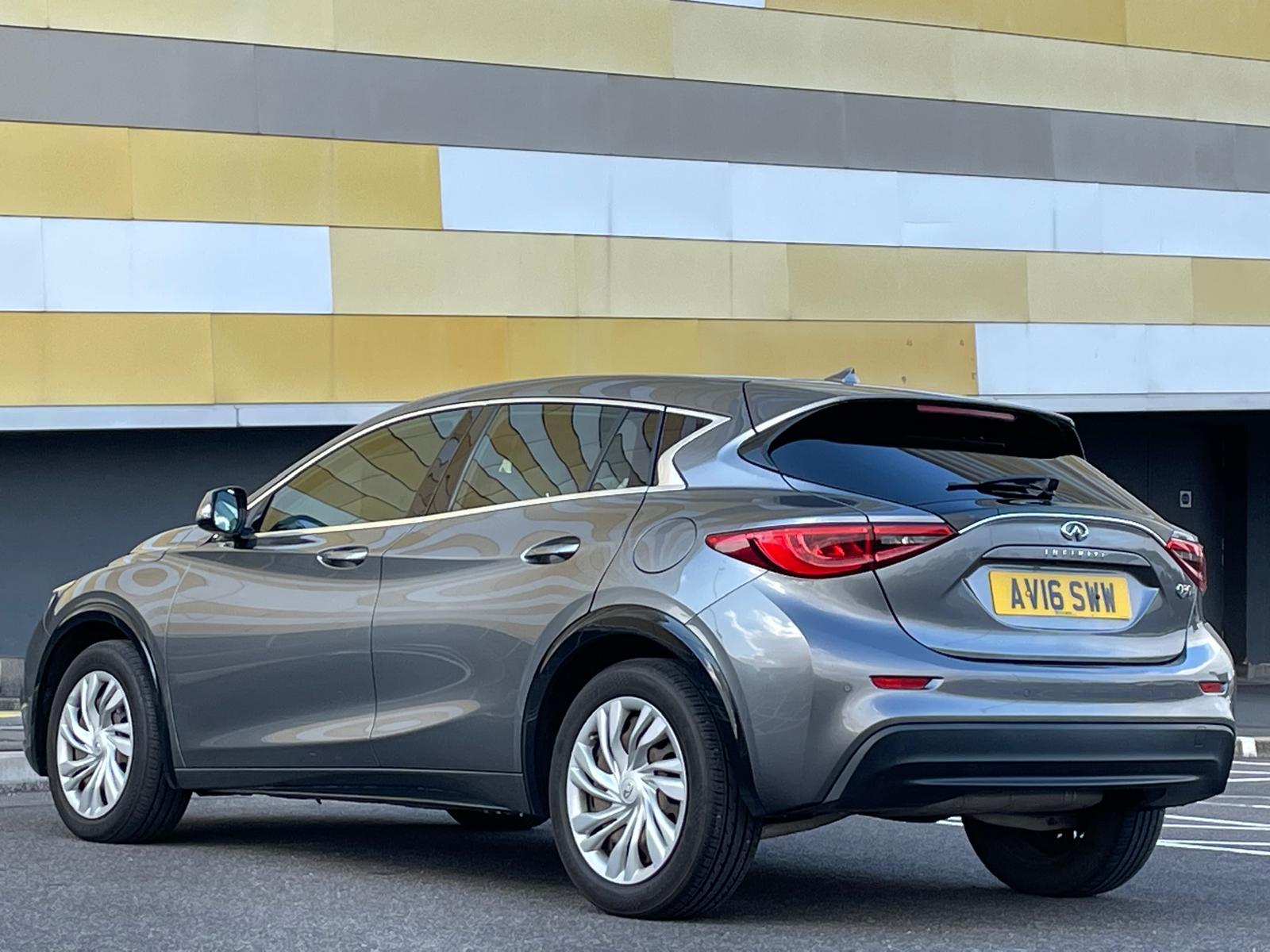 Infiniti Q30 1.5d SE Hatchback 5dr Diesel Manual Euro 6 (s/s) (109 ps)