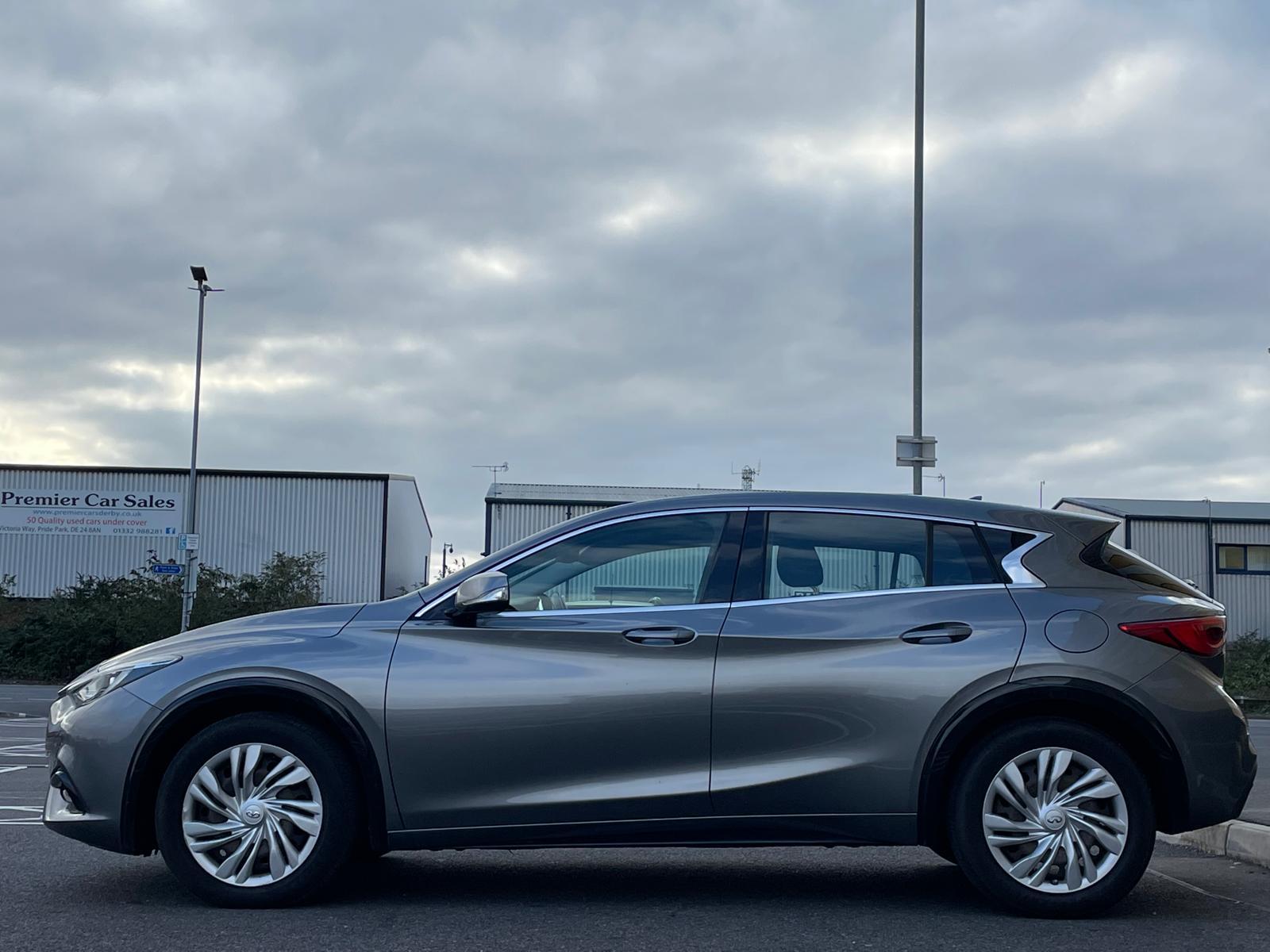 Infiniti Q30 1.5d SE Hatchback 5dr Diesel Manual Euro 6 (s/s) (109 ps)