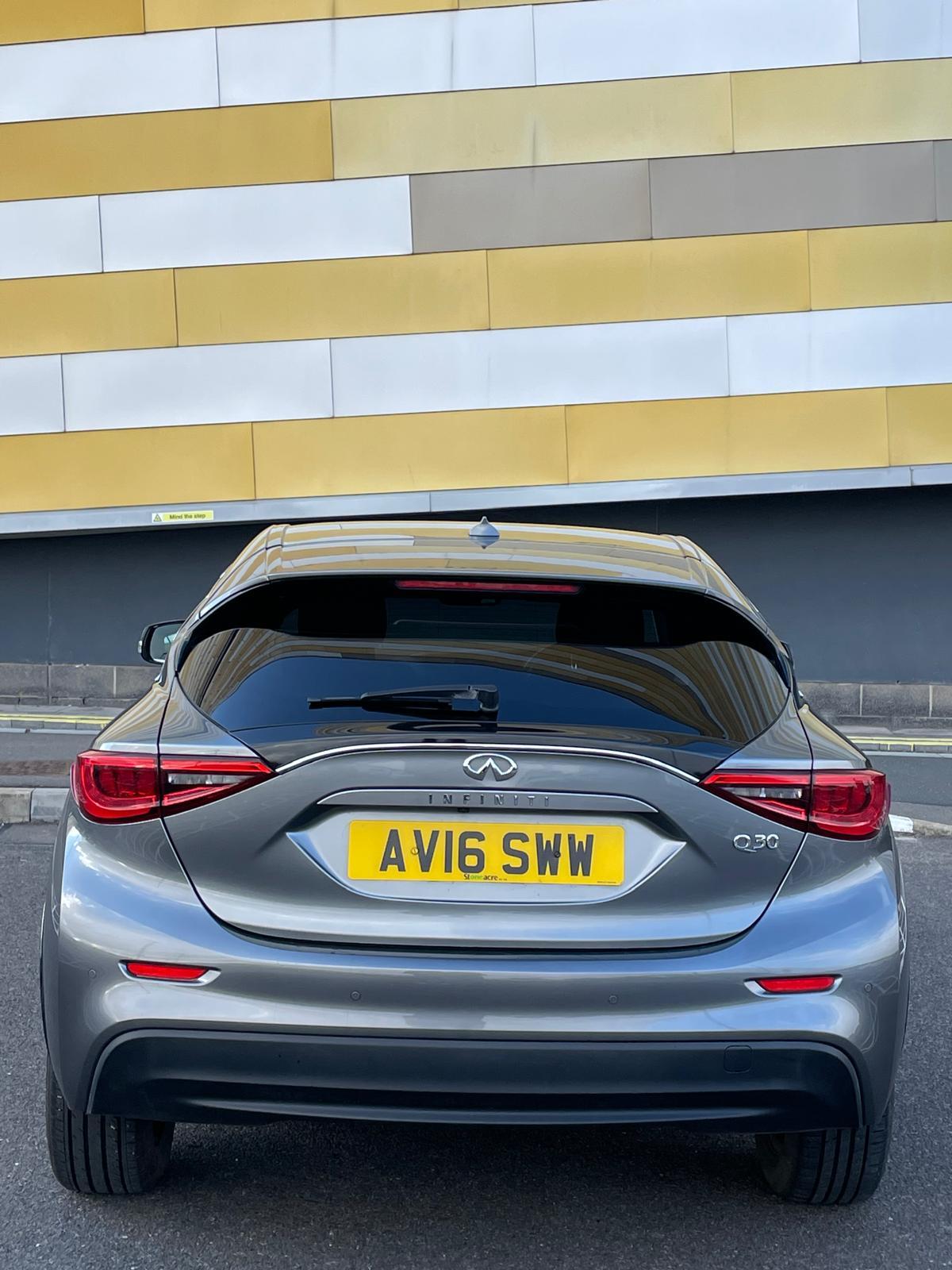 Infiniti Q30 1.5d SE Hatchback 5dr Diesel Manual Euro 6 (s/s) (109 ps)