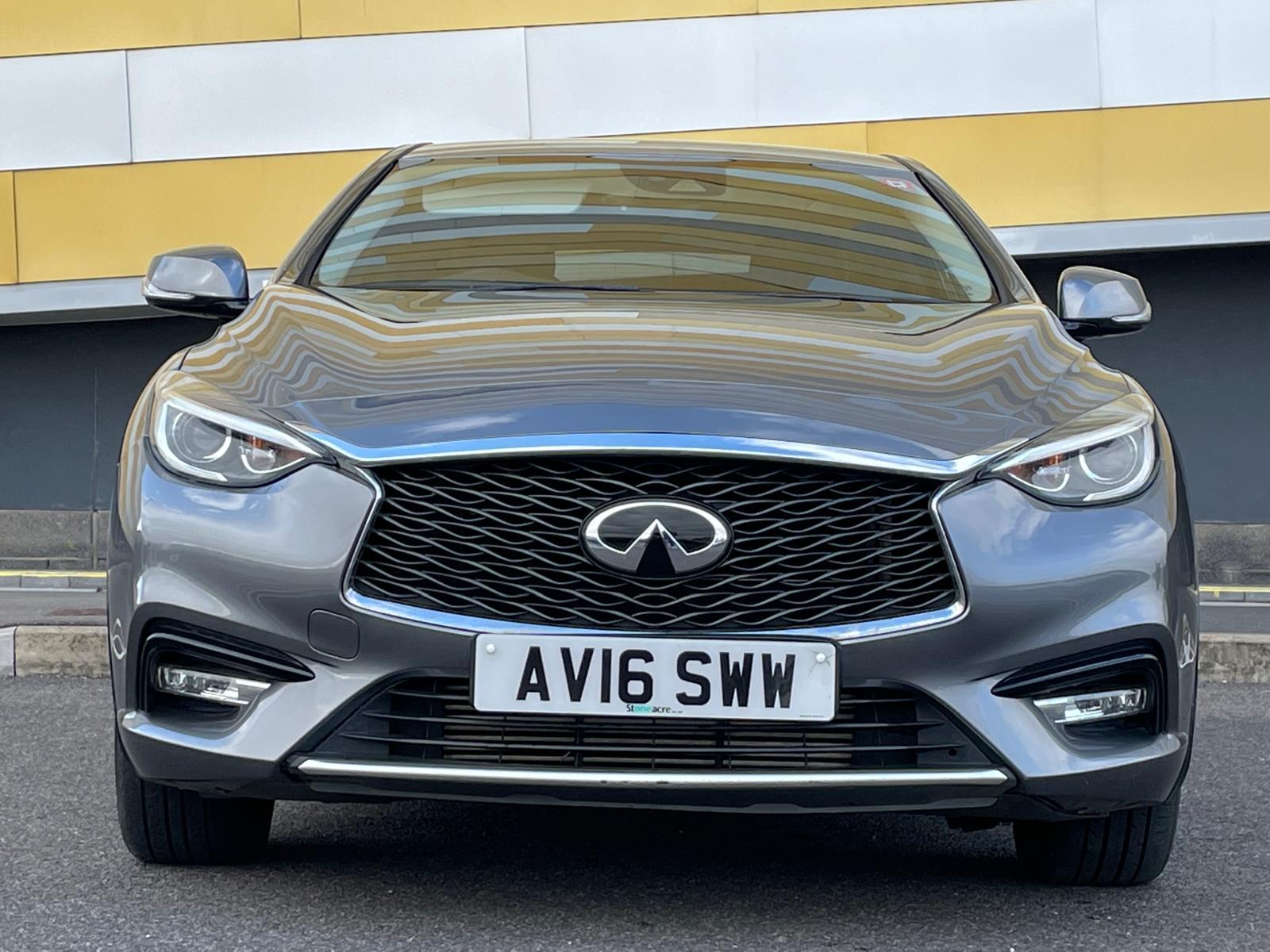 Infiniti Q30 1.5d SE Hatchback 5dr Diesel Manual Euro 6 (s/s) (109 ps)