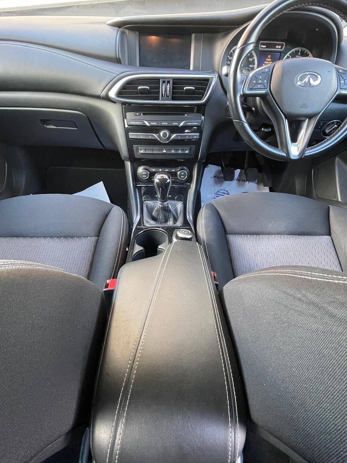 Infiniti Q30 1.5d SE Hatchback 5dr Diesel Manual Euro 6 (s/s) (109 ps)