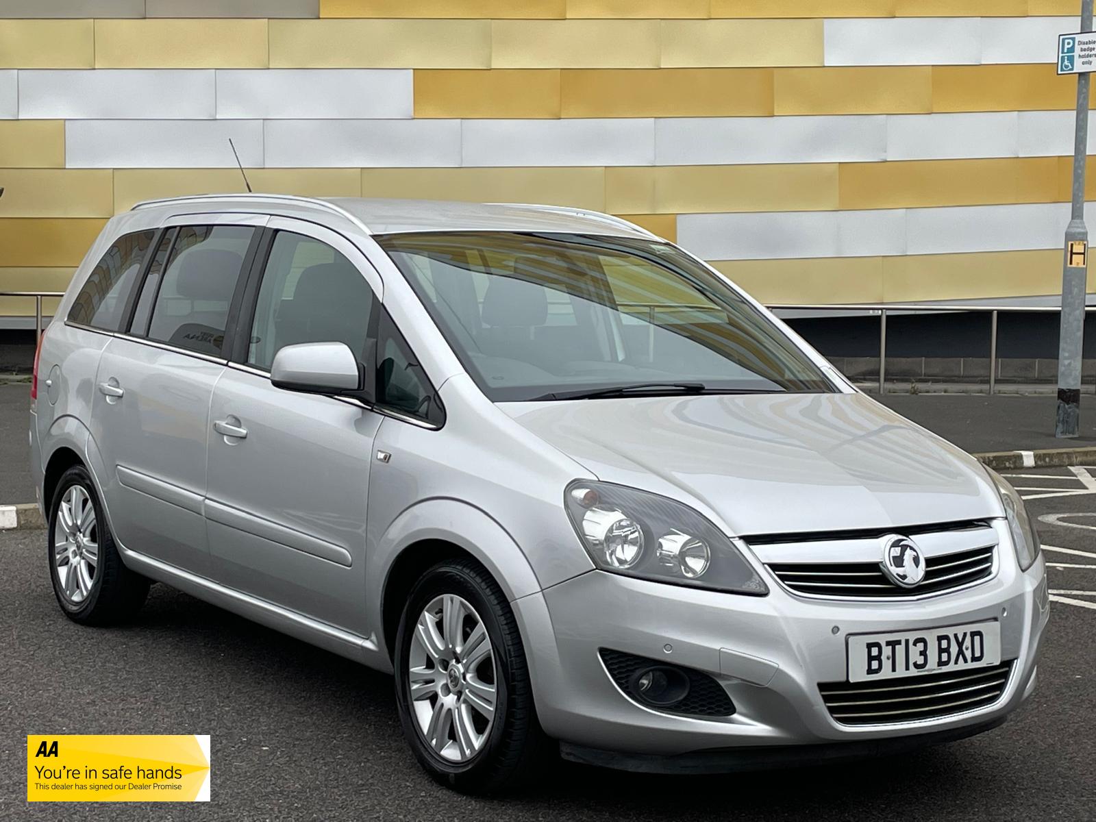 Vauxhall Zafira 1.6 16V Design MPV 5dr Petrol Manual Euro 5 (SNav) (115 ps)