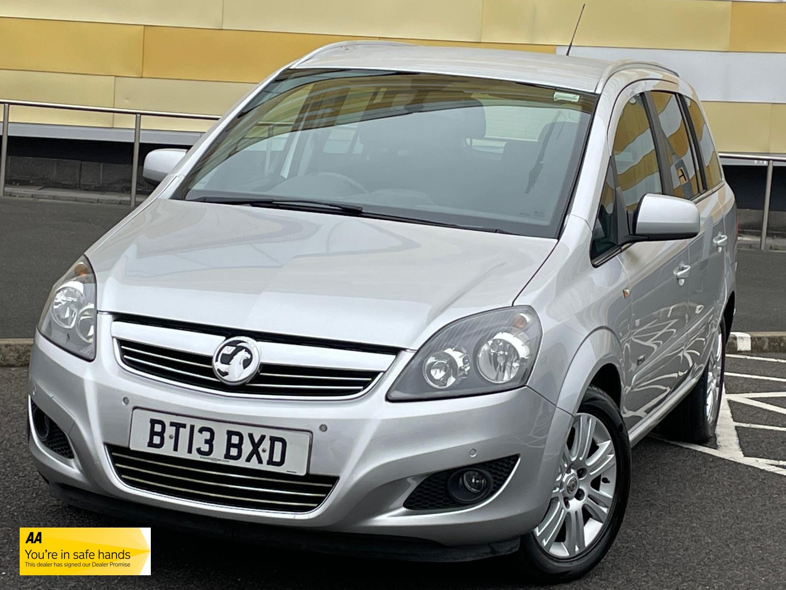 Vauxhall Zafira 1.6 16V Design MPV 5dr Petrol Manual Euro 5 (SNav) (115 ps)