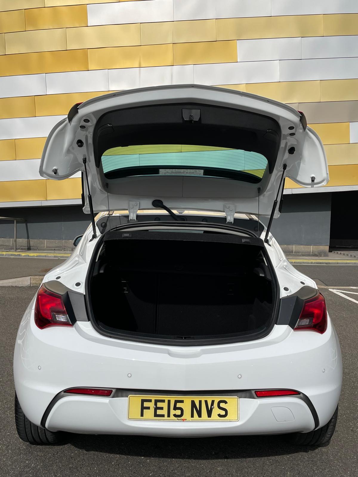 Vauxhall Astra GTC 1.6 CDTi ecoFLEX Limited Edition Coupe 3dr Diesel Manual Euro 6 (s/s) (136 ps)