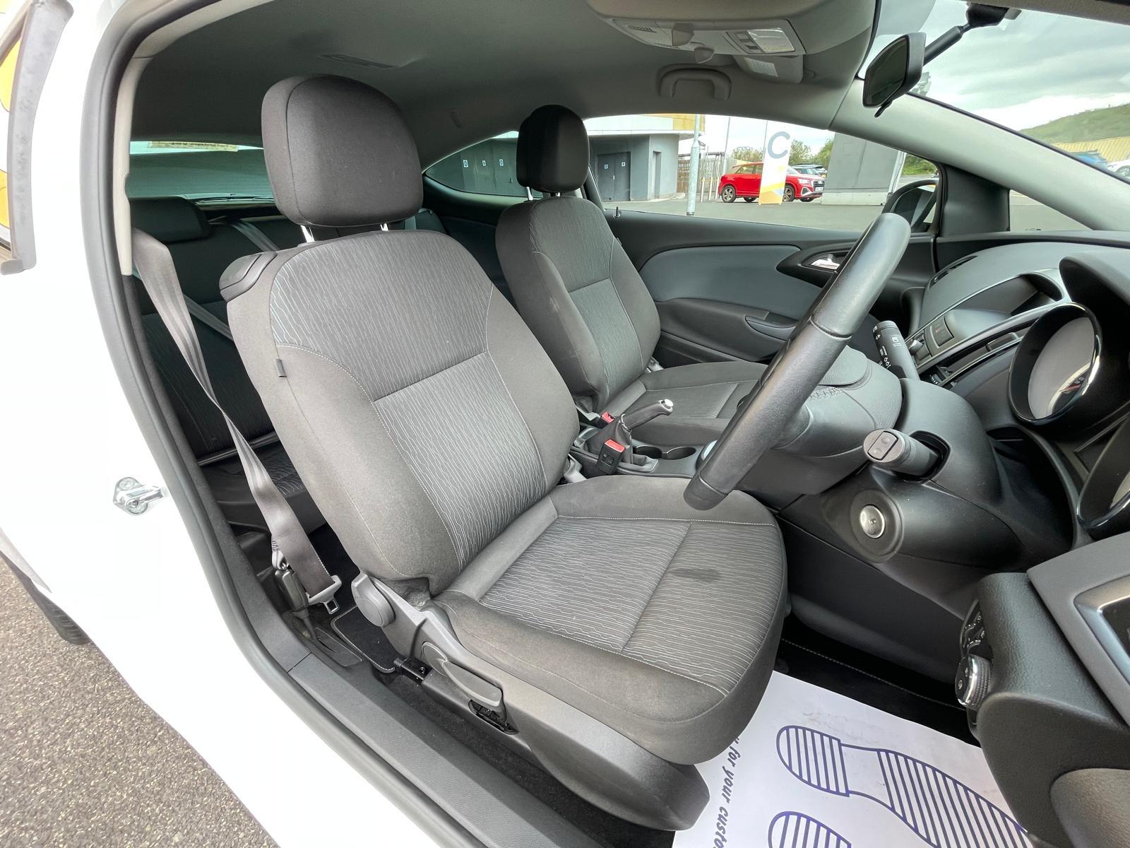 Vauxhall Astra GTC 1.6 CDTi ecoFLEX Limited Edition Coupe 3dr Diesel Manual Euro 6 (s/s) (136 ps)