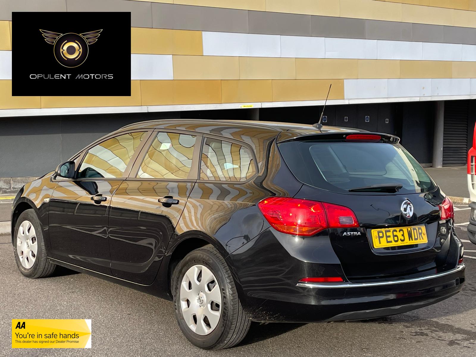 Vauxhall Astra 1.3 CDTi ecoFLEX ES Sports Tourer 5dr Diesel Manual Euro 5 (s/s) (95 ps)