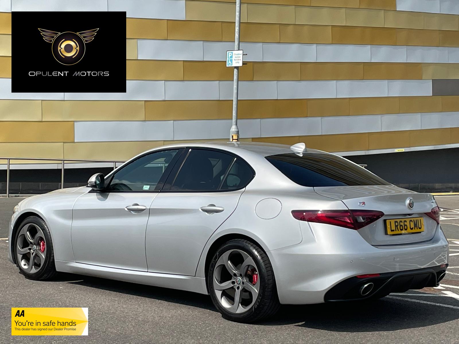 Alfa Romeo Giulia 2.2 TD Speciale Saloon 4dr Diesel Auto Euro 6 (s/s) (180 ps)