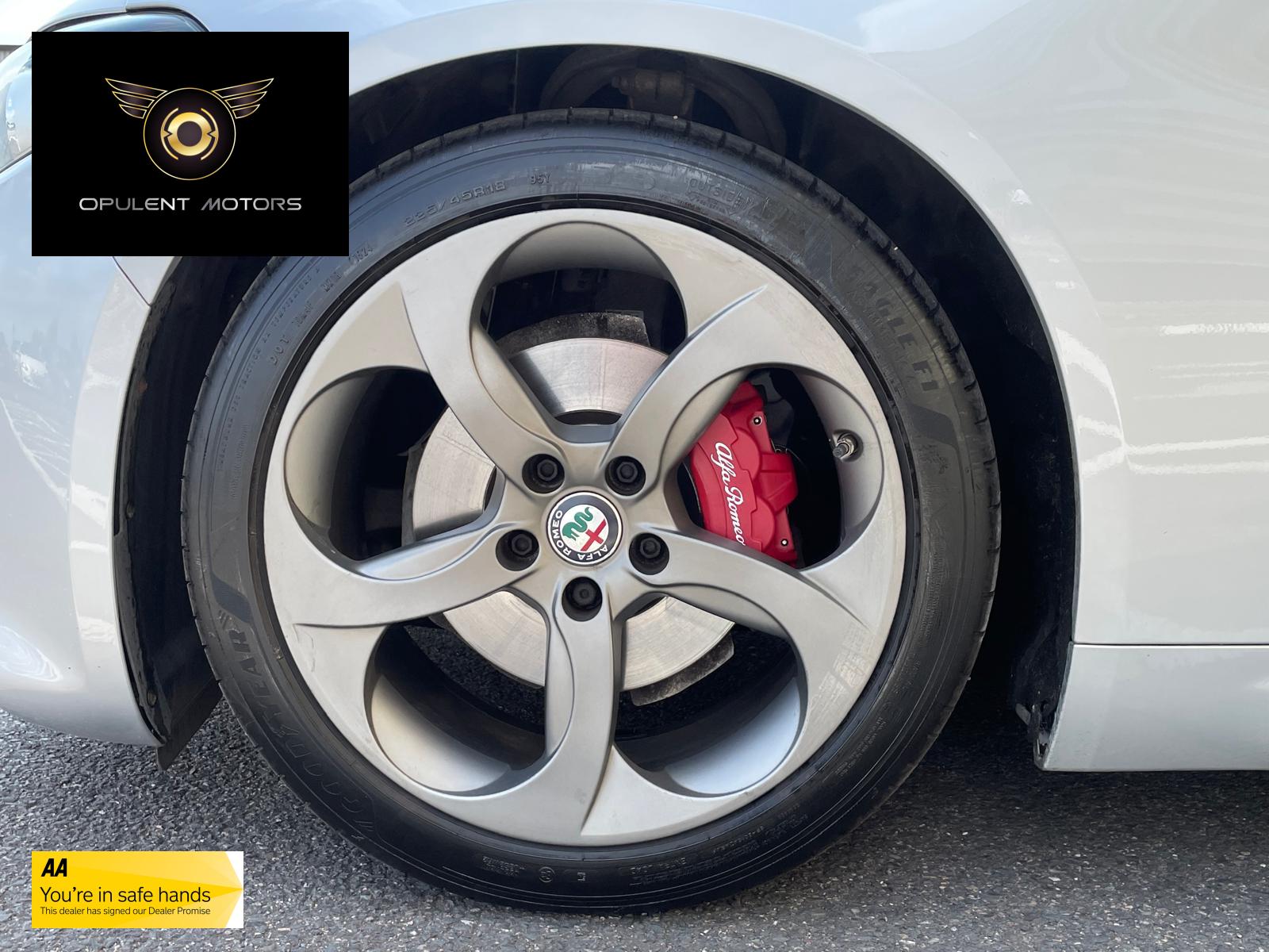 Alfa Romeo Giulia 2.2 TD Speciale Saloon 4dr Diesel Auto Euro 6 (s/s) (180 ps)