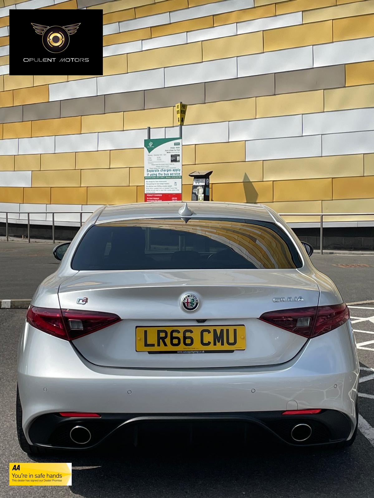 Alfa Romeo Giulia 2.2 TD Speciale Saloon 4dr Diesel Auto Euro 6 (s/s) (180 ps)