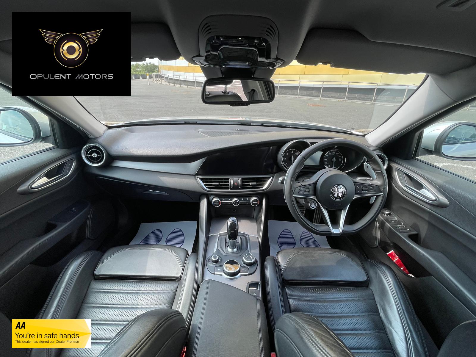Alfa Romeo Giulia 2.2 TD Speciale Saloon 4dr Diesel Auto Euro 6 (s/s) (180 ps)