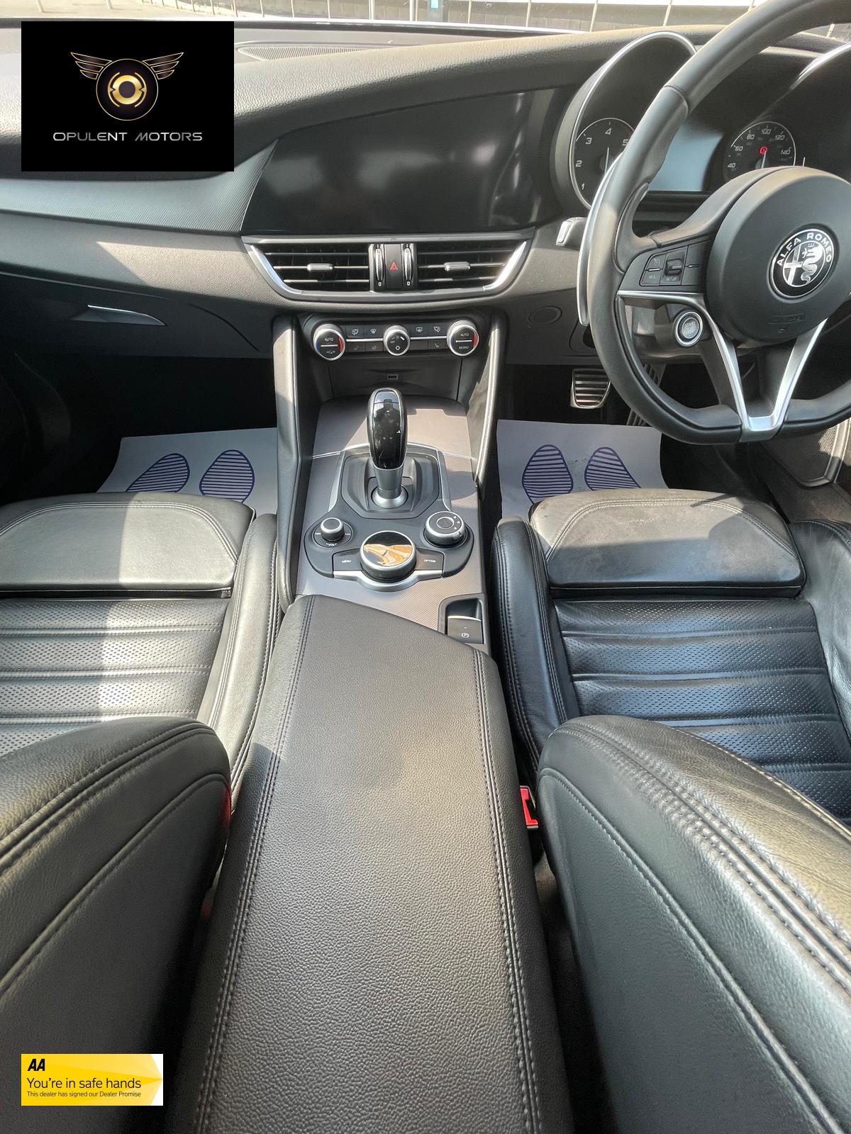 Alfa Romeo Giulia 2.2 TD Speciale Saloon 4dr Diesel Auto Euro 6 (s/s) (180 ps)