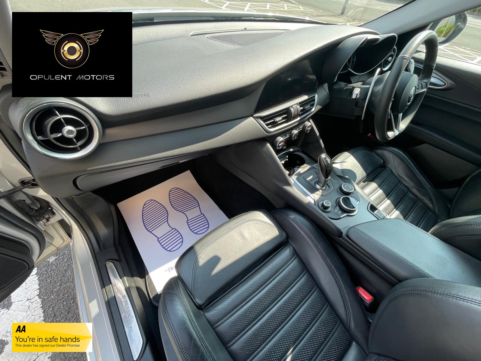 Alfa Romeo Giulia 2.2 TD Speciale Saloon 4dr Diesel Auto Euro 6 (s/s) (180 ps)
