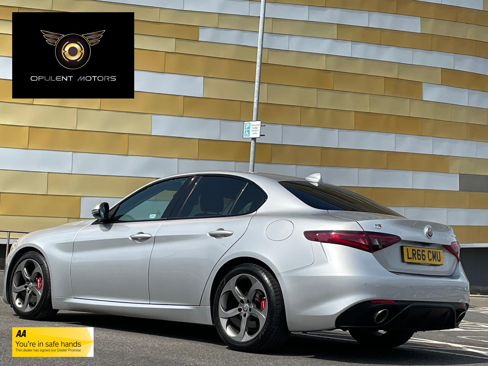Alfa Romeo Giulia 2.2 TD Speciale Saloon 4dr Diesel Auto Euro 6 (s/s) (180 ps)