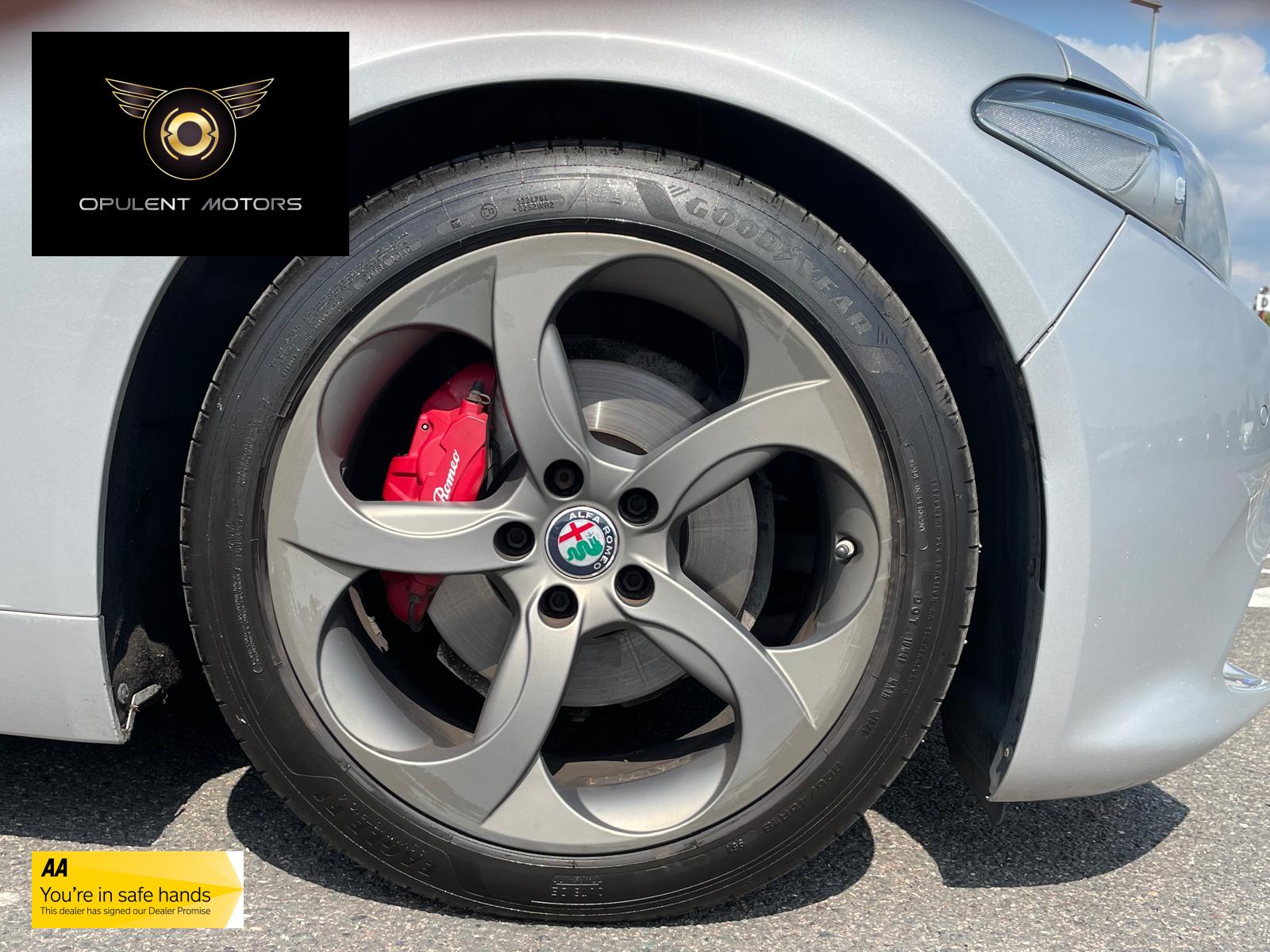 Alfa Romeo Giulia 2.2 TD Speciale Saloon 4dr Diesel Auto Euro 6 (s/s) (180 ps)