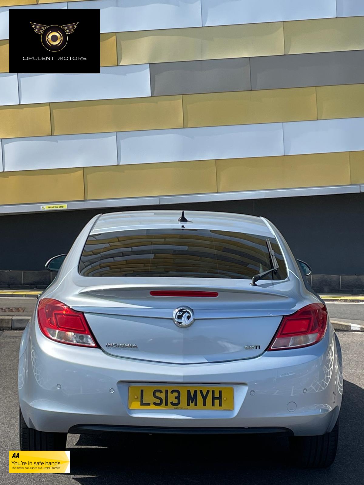 Vauxhall Insignia 2.0 CDTi SE Nav Hatchback 5dr Diesel Auto Euro 5 (160 ps)